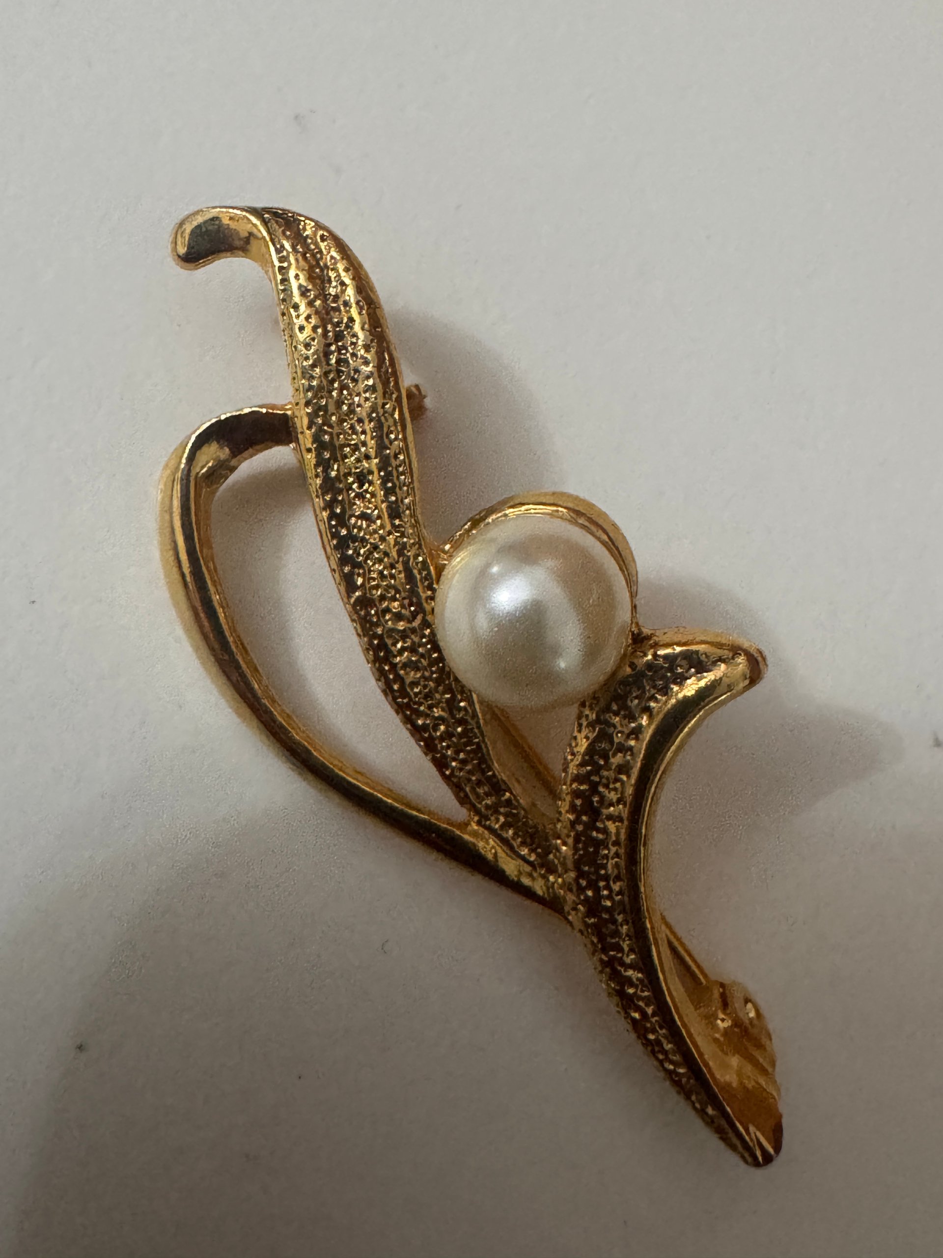 Gold Tone Pearl Floral Brooch Pin Jewel-Ja-7 image 4