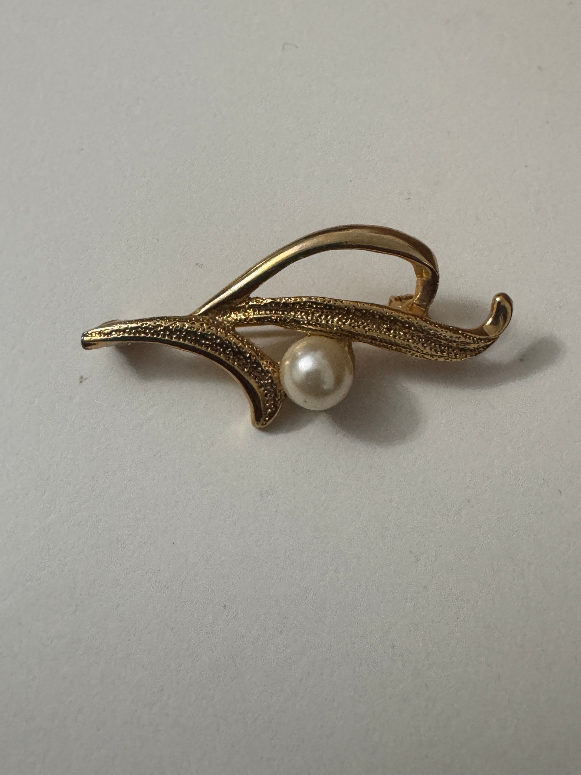 Gold Tone Pearl Floral Brooch Pin Jewel-Ja-7 image 6