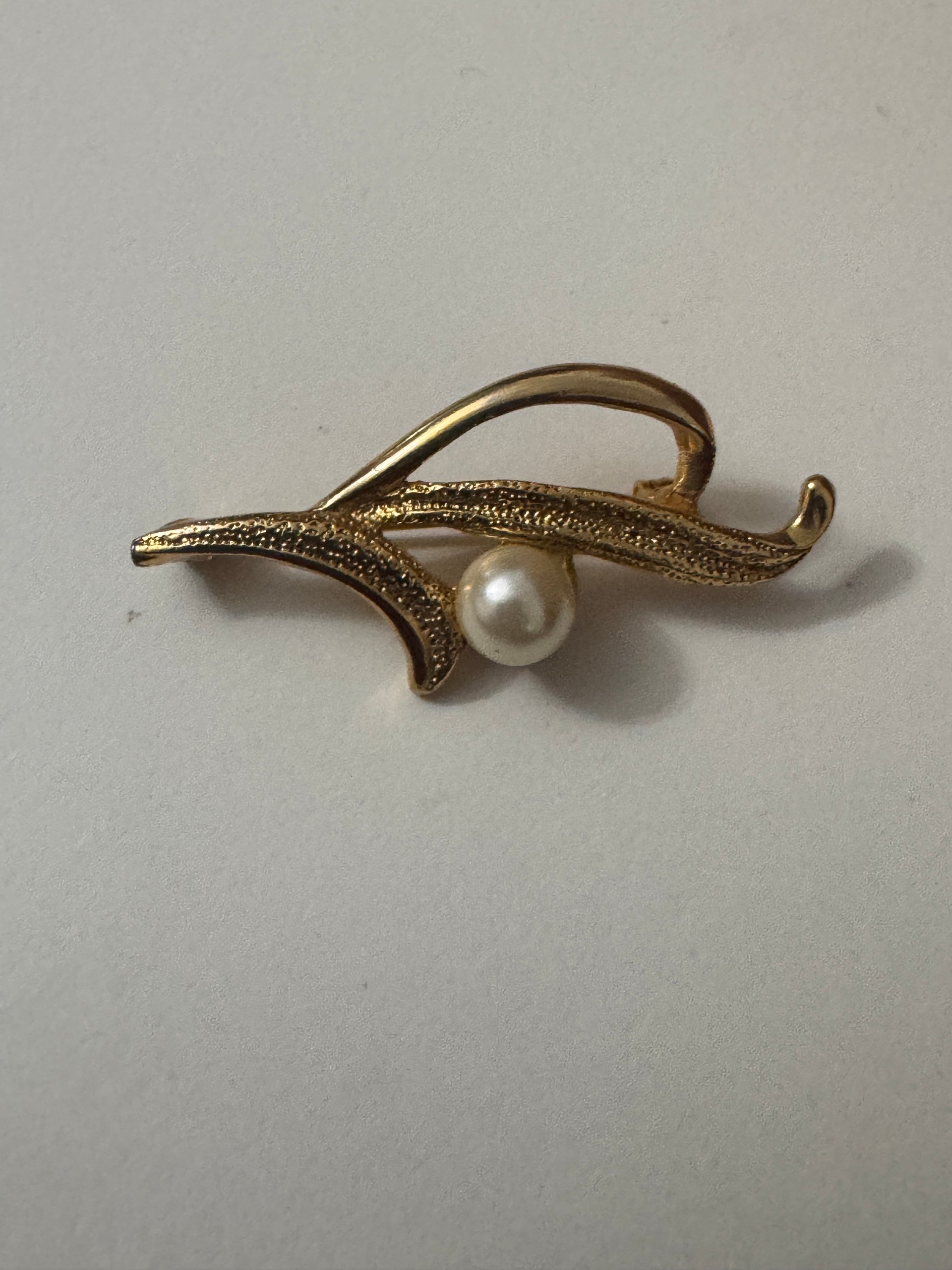 Gold Tone Pearl Floral Brooch Pin Jewel-Ja-7 image 7