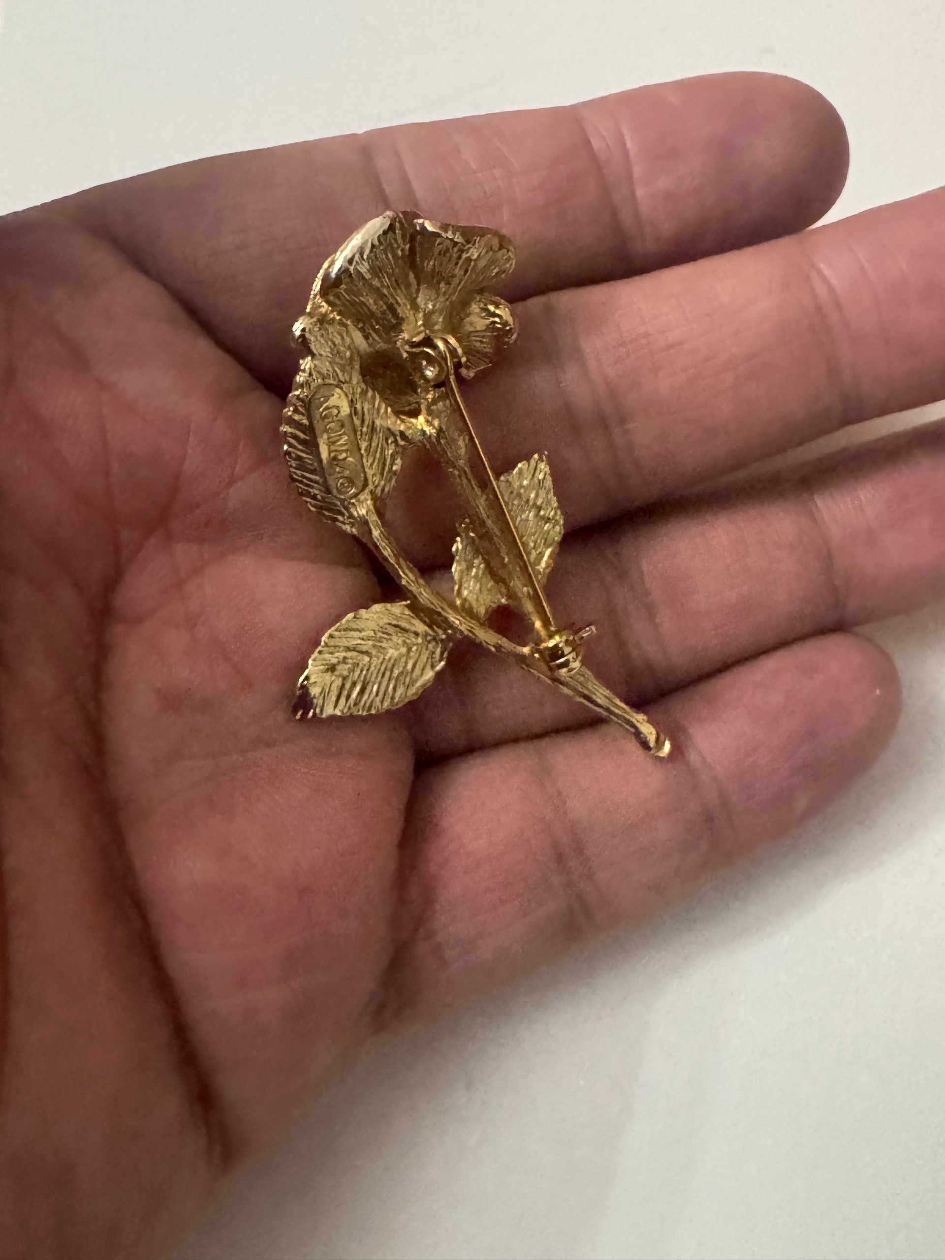 Agnes Vintage Gold Tone Rose Brooch with Faux Pearl Jewel-Ja-7 image 5