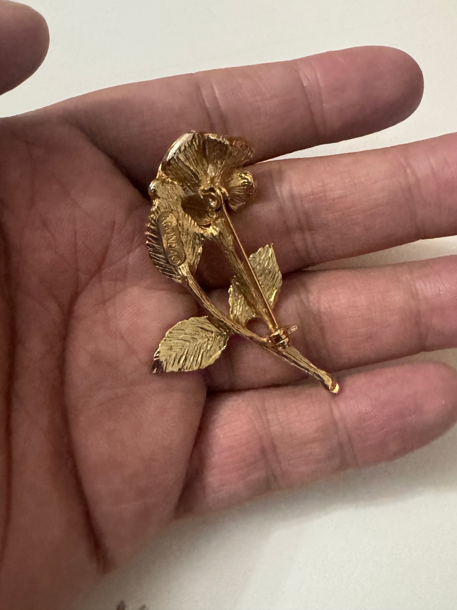 Agnes Vintage Gold Tone Rose Brooch with Faux Pearl Jewel-Ja-7 image 6