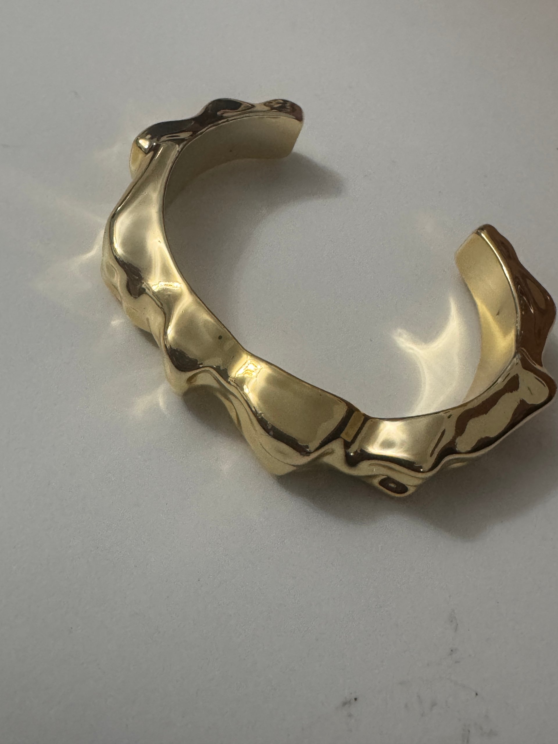 Gold Tone Sculptural Metal Cuff Bracelet Unisex Jewel-Ja-8