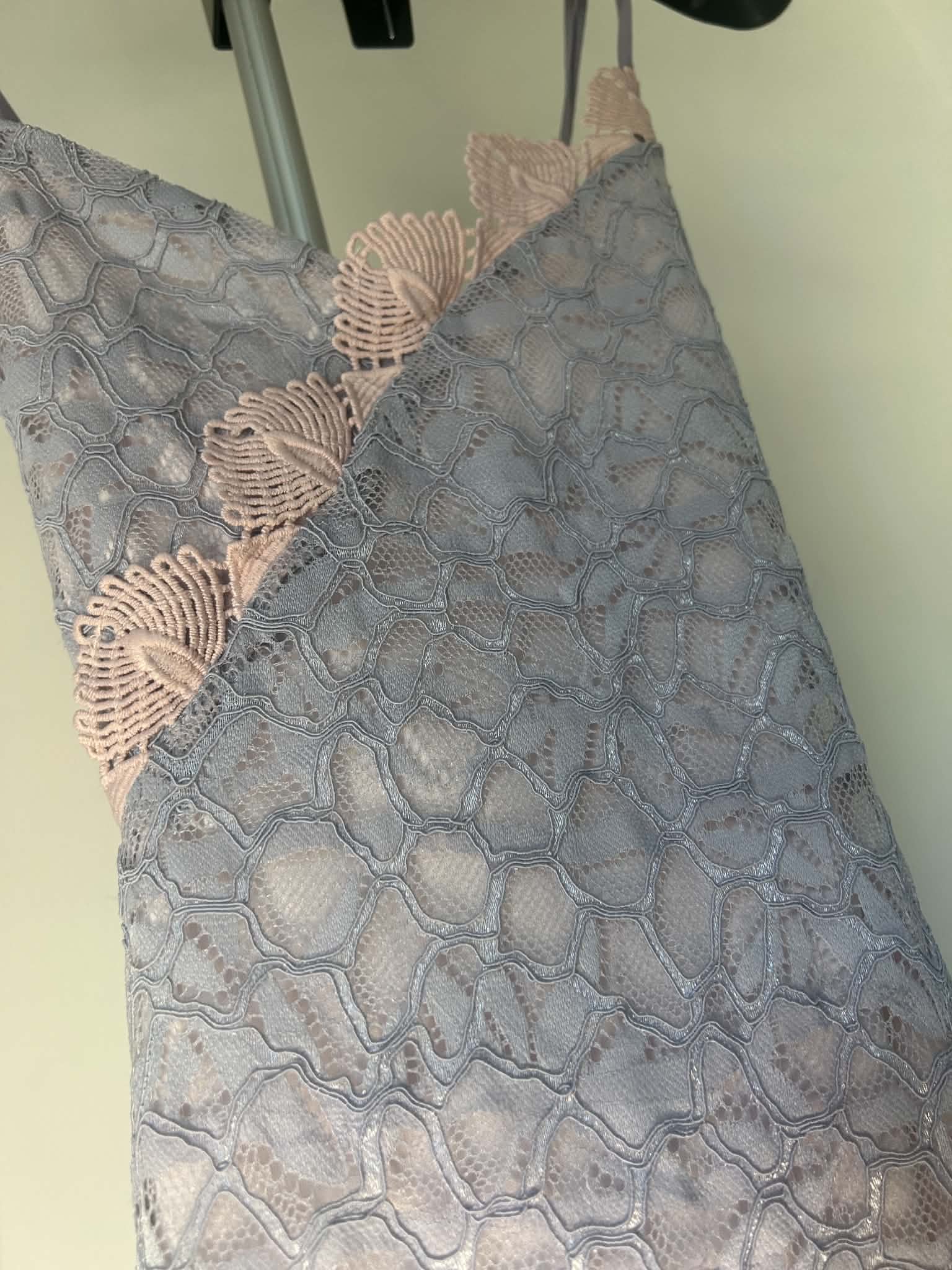 Topshop Grey & Pink Lace Spaghetti Strap Dress Small with Appliqué Detail size 8 image 3