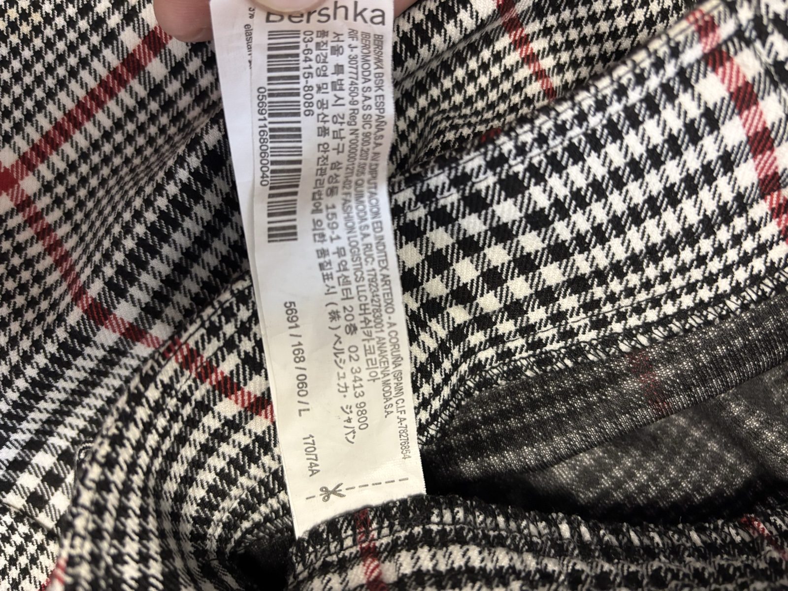 Bershka Black, White & Red Check Print Mini Skirt Large Silver Rings image 4