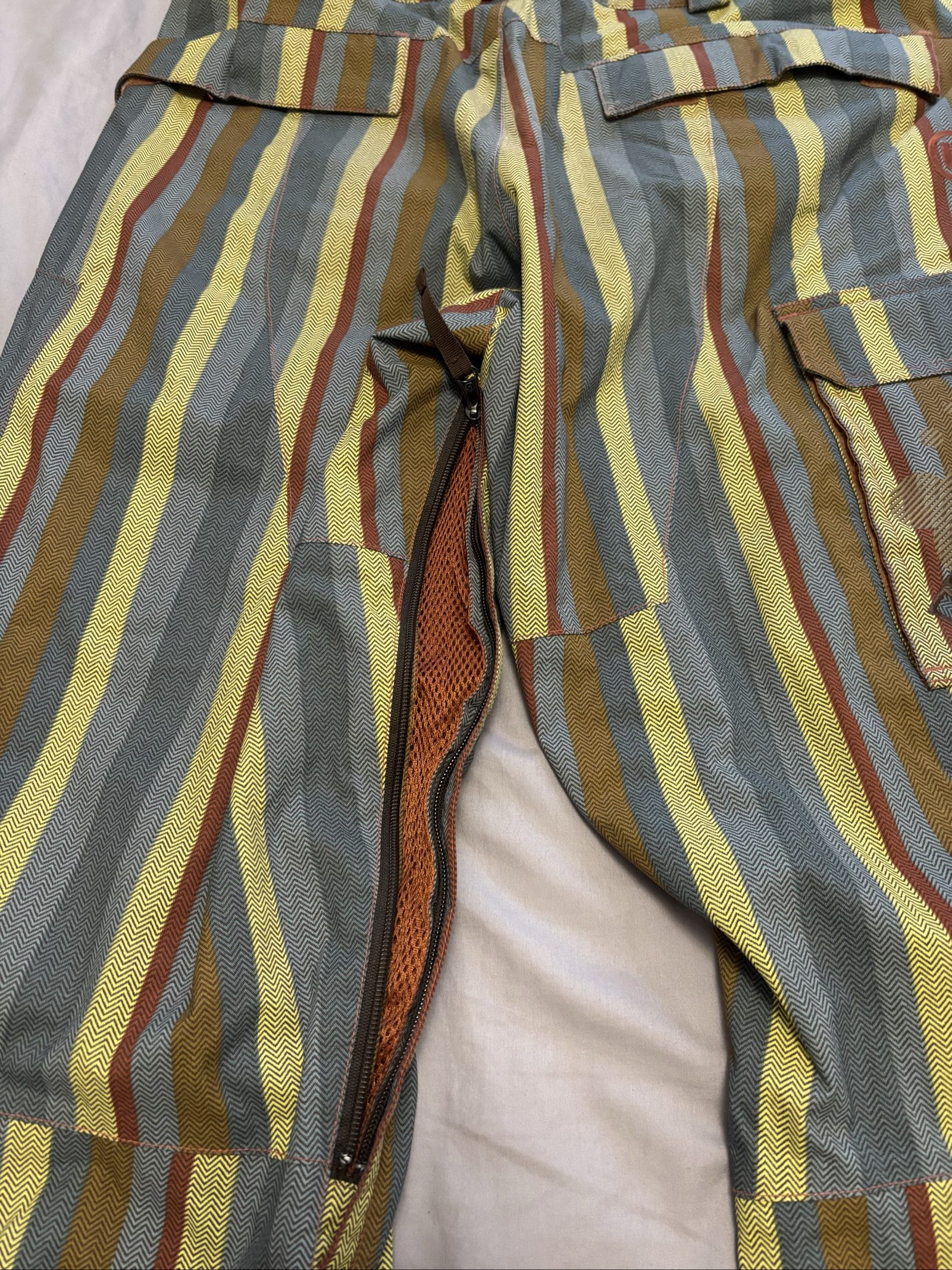 15 Degrees ski Striped Multi Cargo Trousers Large with Zippered Air Vents image 7