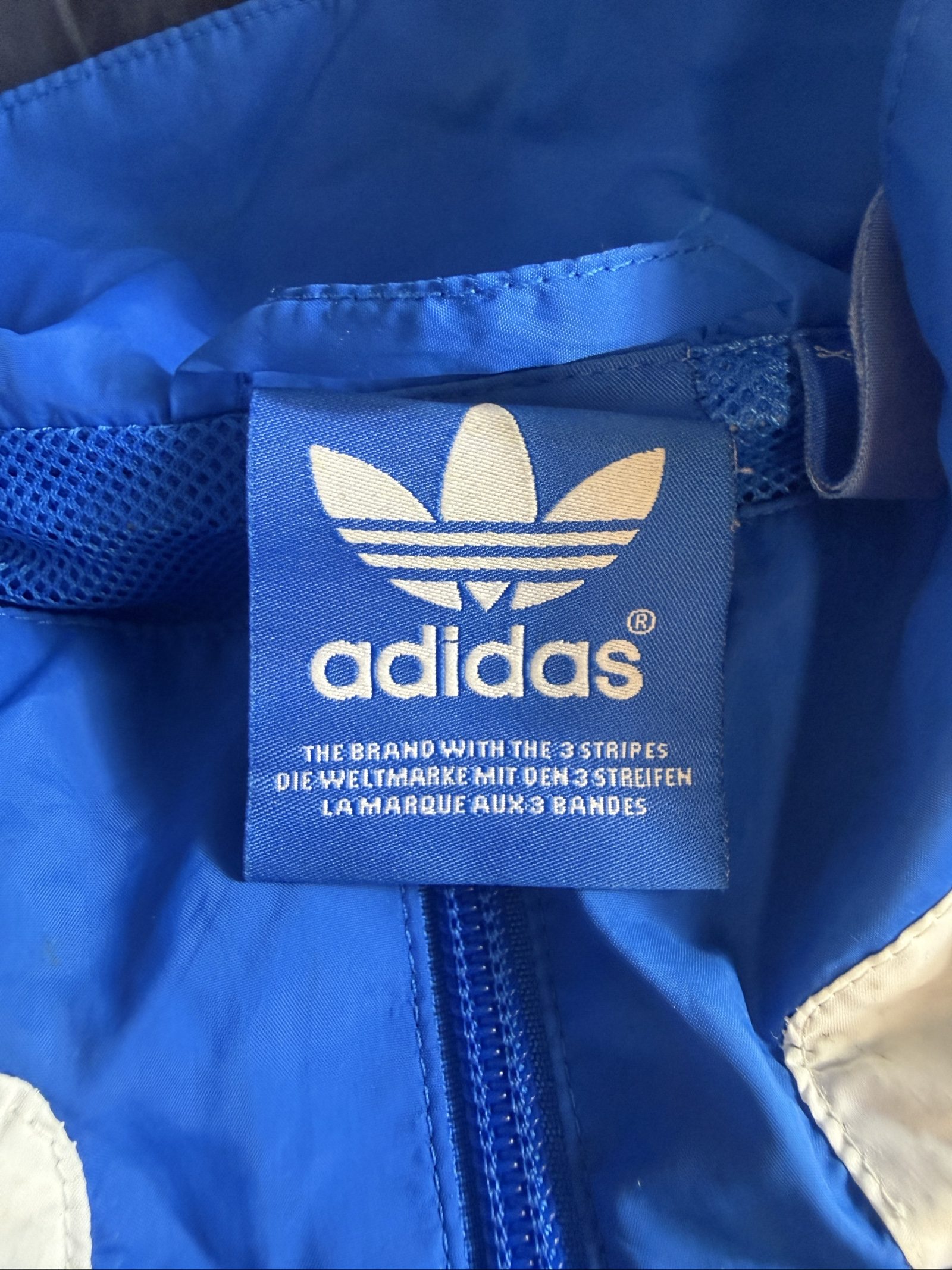 Adidas Men’s Hooded Windbreaker Jacket Medium Blue White 3 Stripe image 3