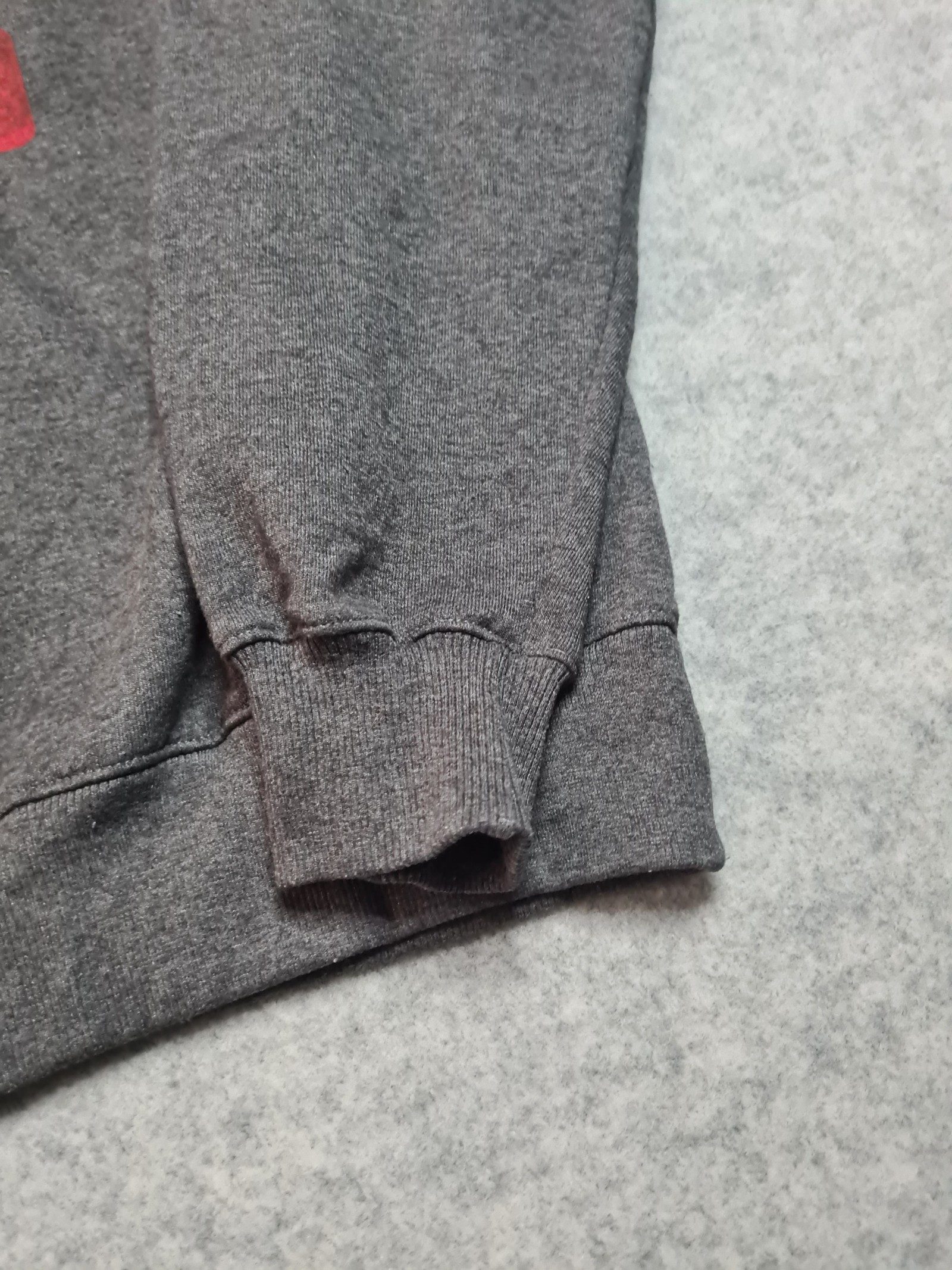 Champion Men’s Grey Crew Neck Sweatshirt Red Print Large 1101 image 3