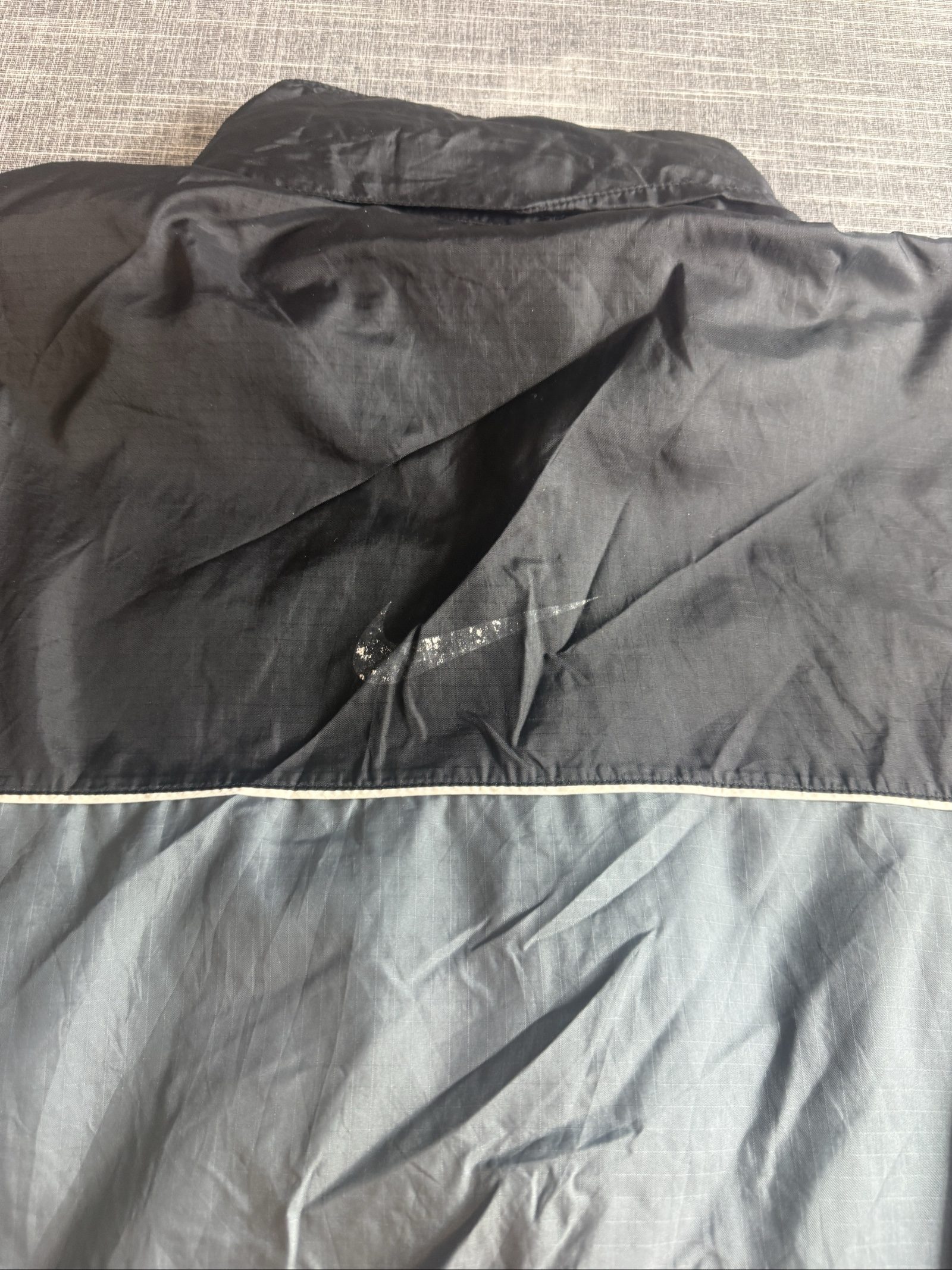 Nike Men’s Grey & Black Windbreaker Jacket Medium Lightweight Piping Detail image 6