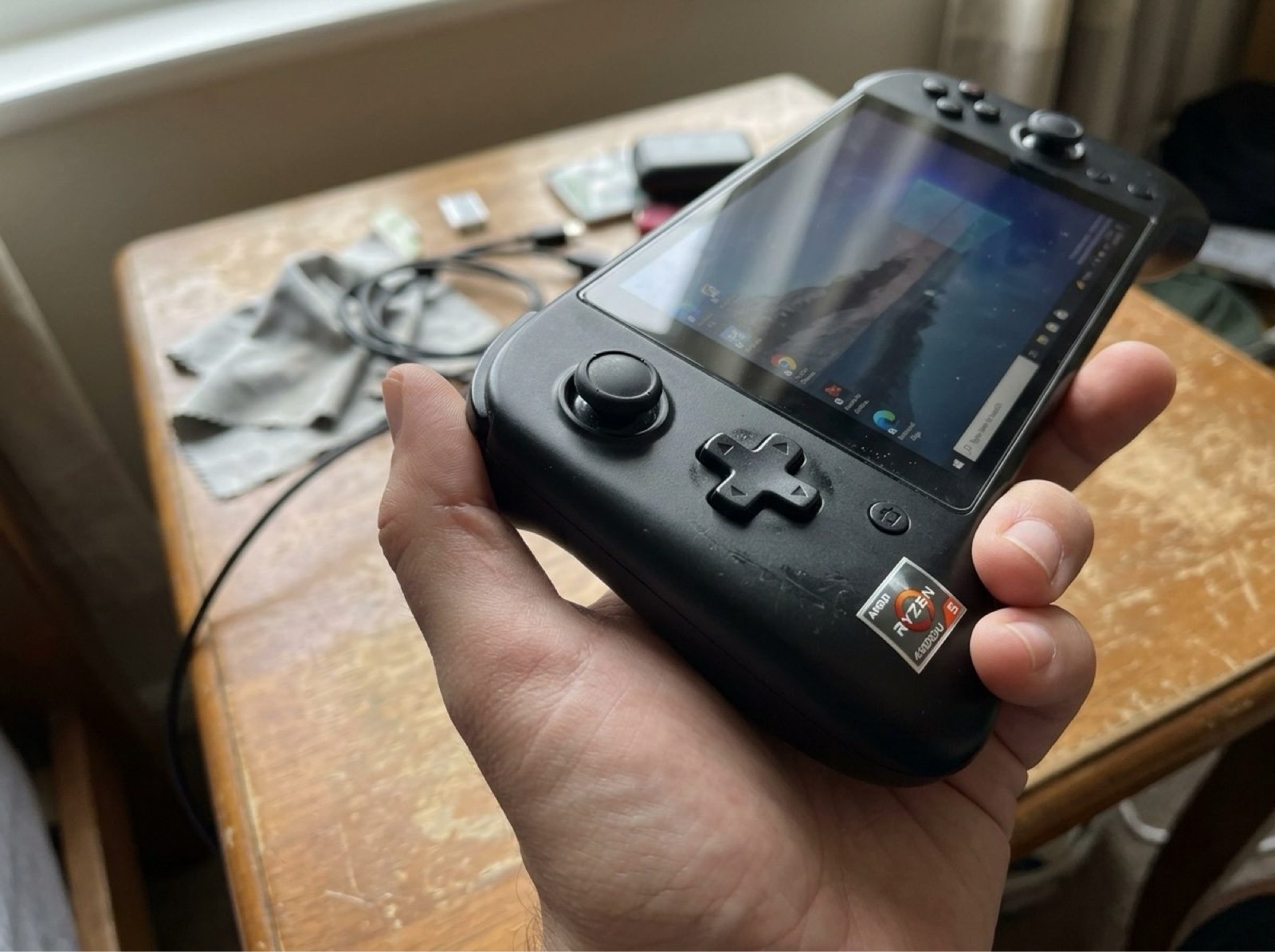 Ayaneo Black Handheld Gaming Console AMD Ryzen, Zustand Gebraucht - Gut image 4