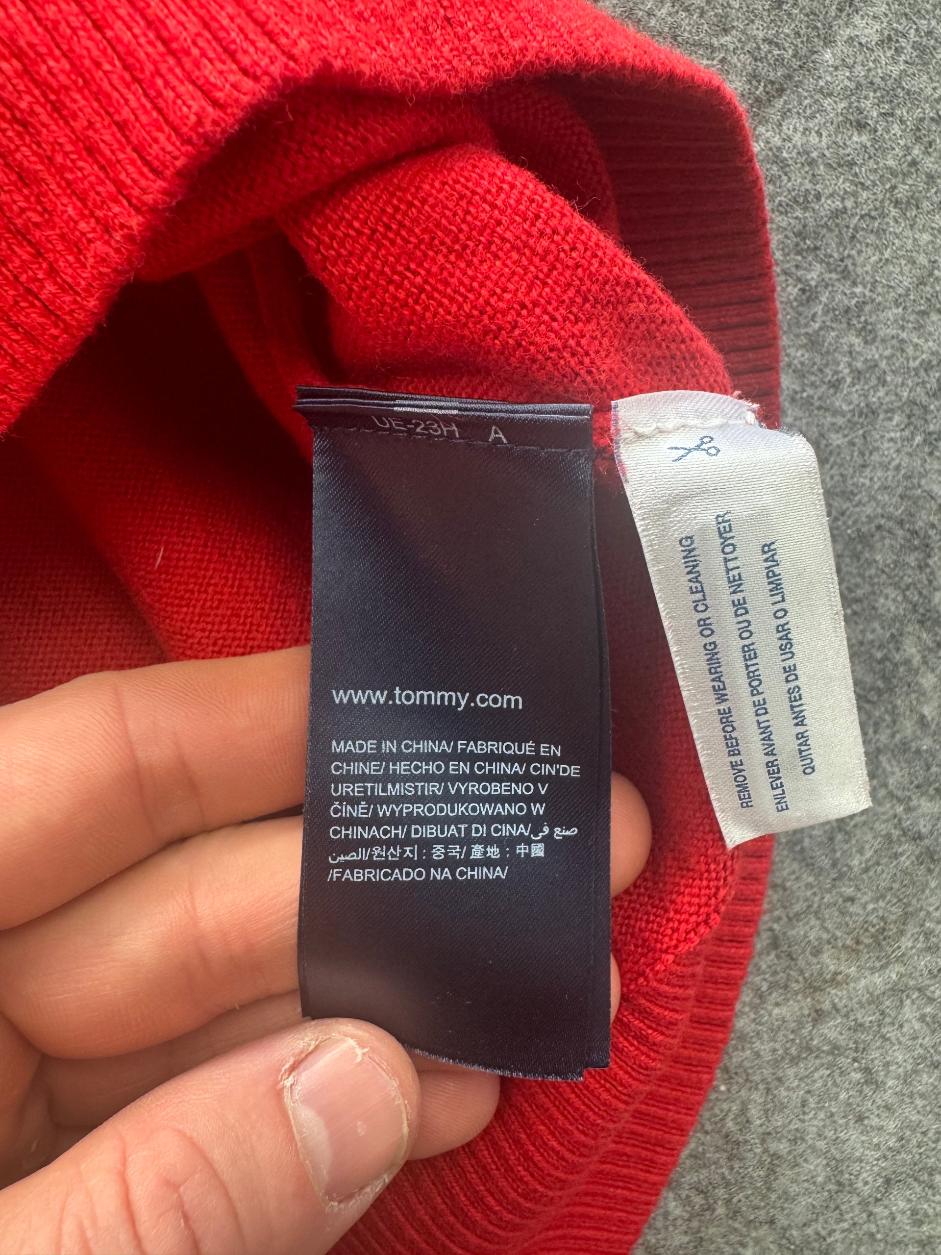 Tommy Hilfiger Red V-Neck Pima Cotton Cashmere Jumper XL Men’s image 4