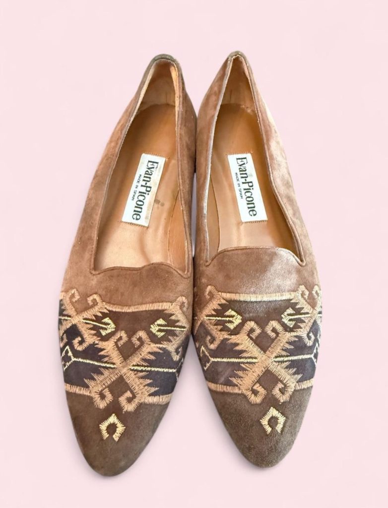 Evan Picone Brown & Beige Embroidered Suede Flats US 9 Narrow