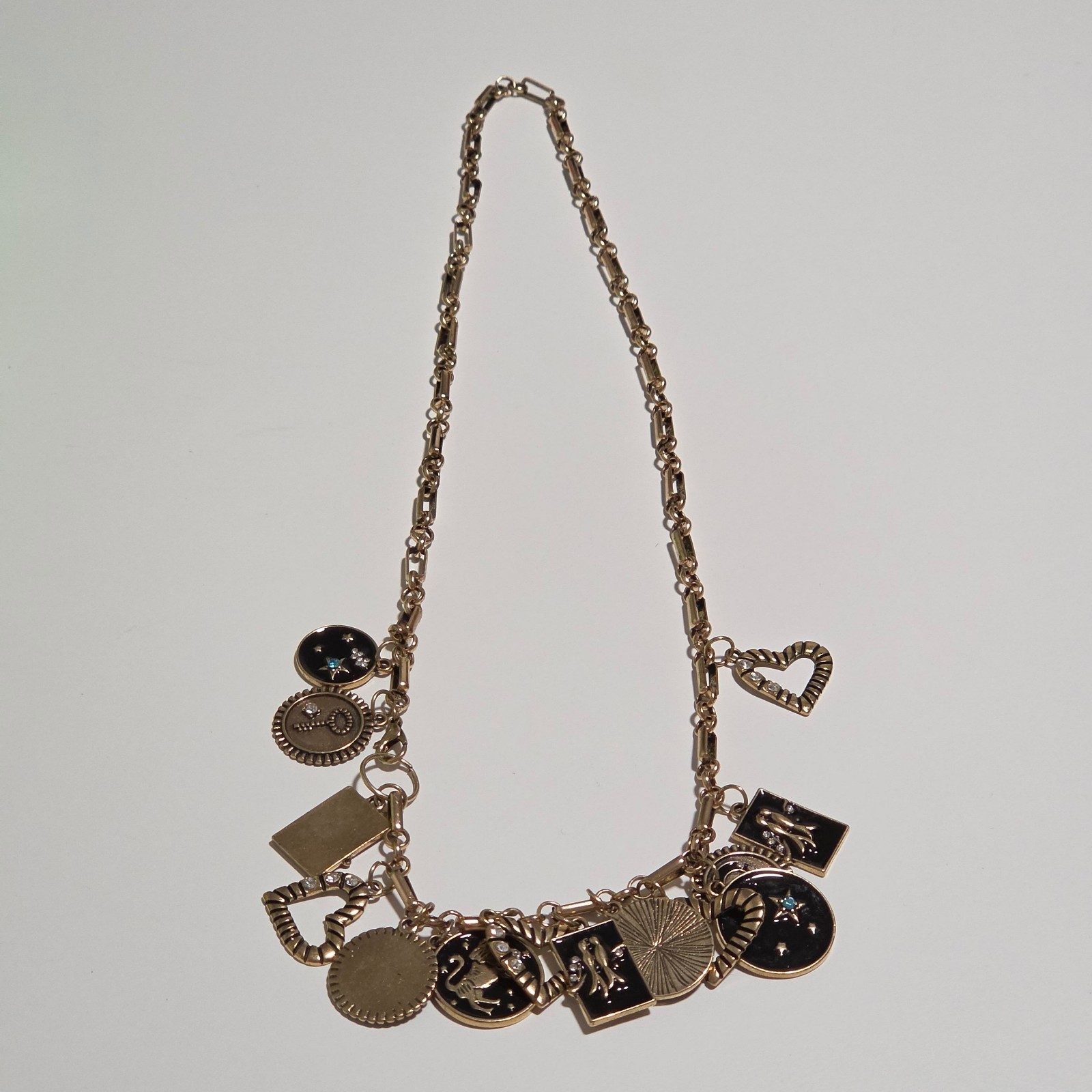 Costume Gold-tone Charm Necklace .b7
