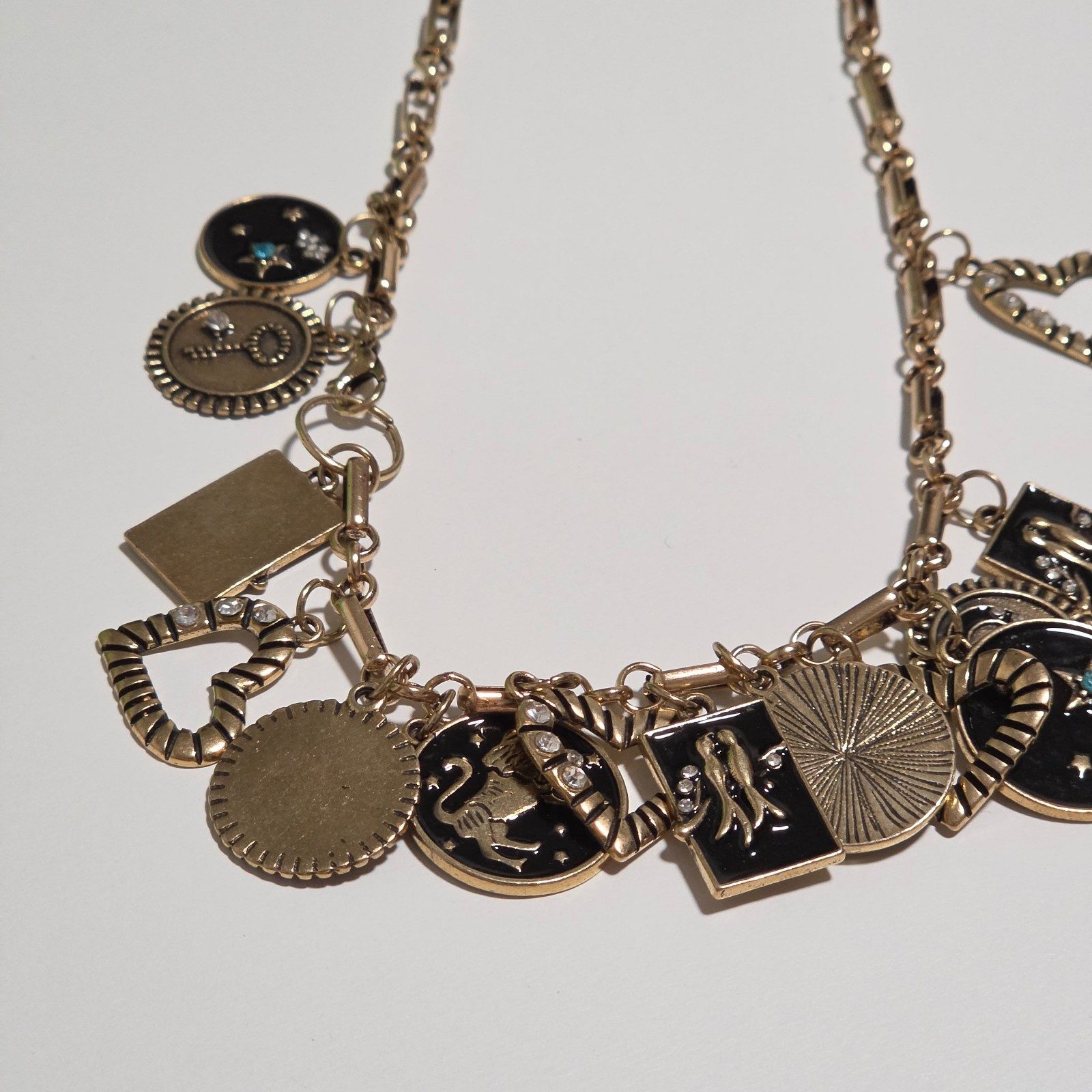 Costume Gold-tone Charm Necklace .b7 image 2
