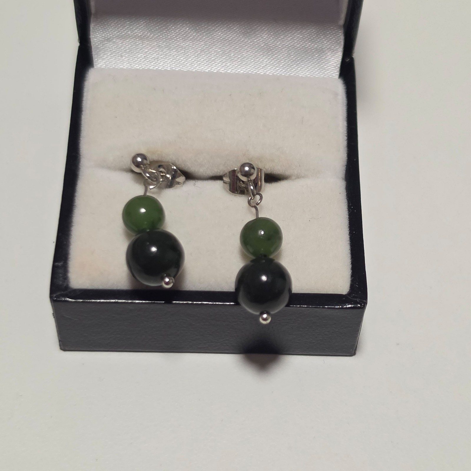 Unbranded Green stone Bead Drop Earrings.b6 image 2