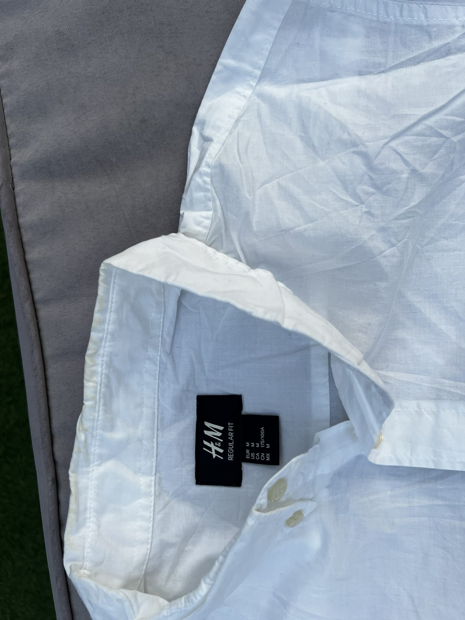 H&M White Regular Fit Short Sleeve Shirt Medium image 2