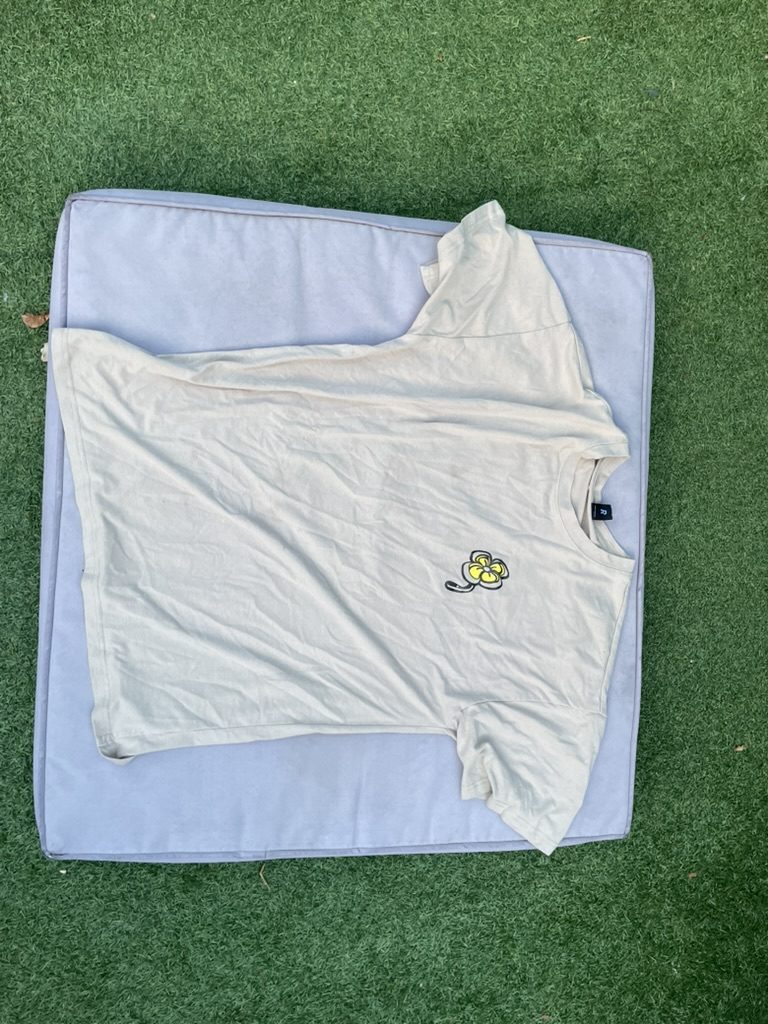 Romwe Beige Graphic Flower Print T-Shirt Medium