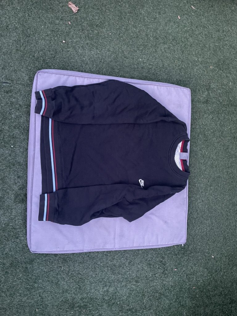 Nike Black & Multi Stripe Crewneck Sweatshirt Large