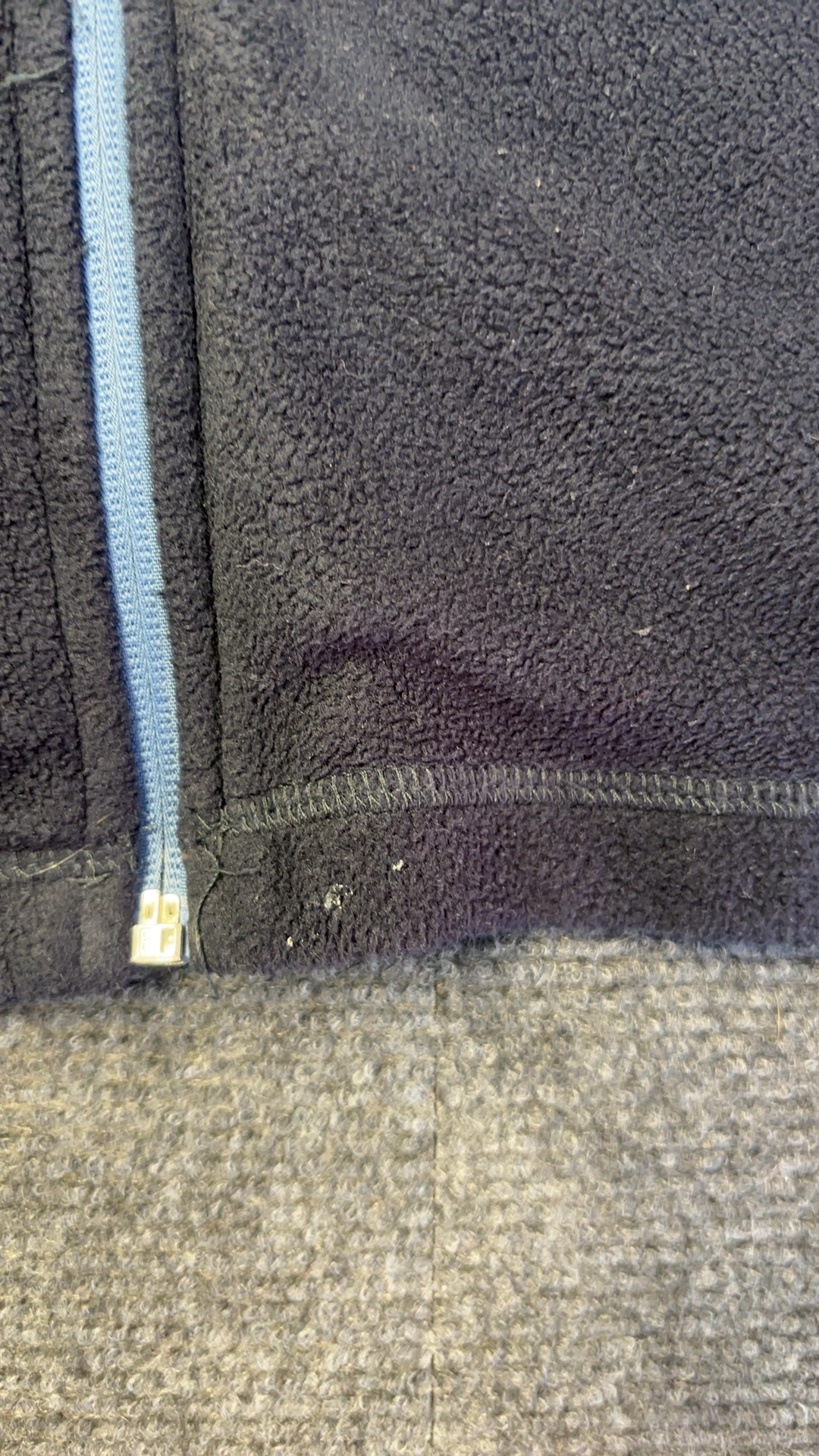 Portwest Black Fleece Jacket XL with Zip Pockets image 5
