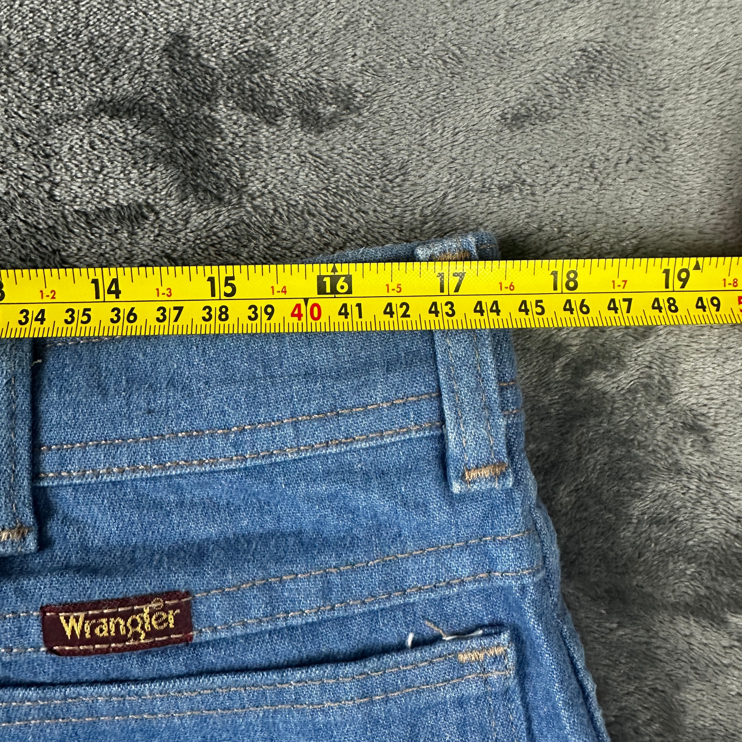 Vintage Wrangler Light Wash Straight Leg Jeans - Size W34 x L28 image 4