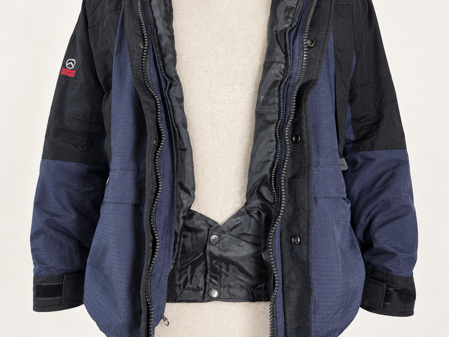 The North Face Herren Outdoor-/Shelljacke aus der Summit Series in Navy/Schwarz. image 4
