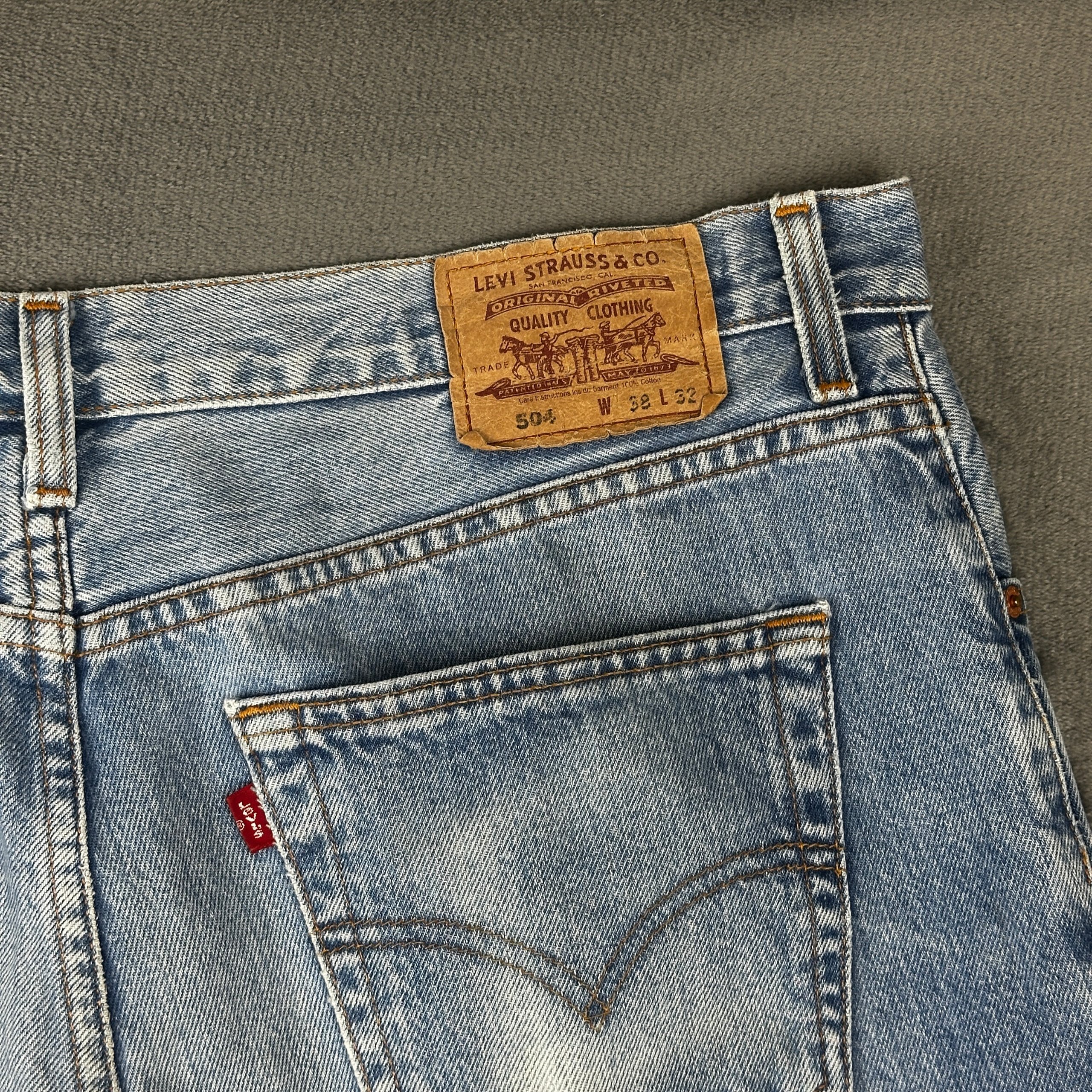 Levi's 504 Straight Fit Light Wash Jeans | W38 L32 image 8