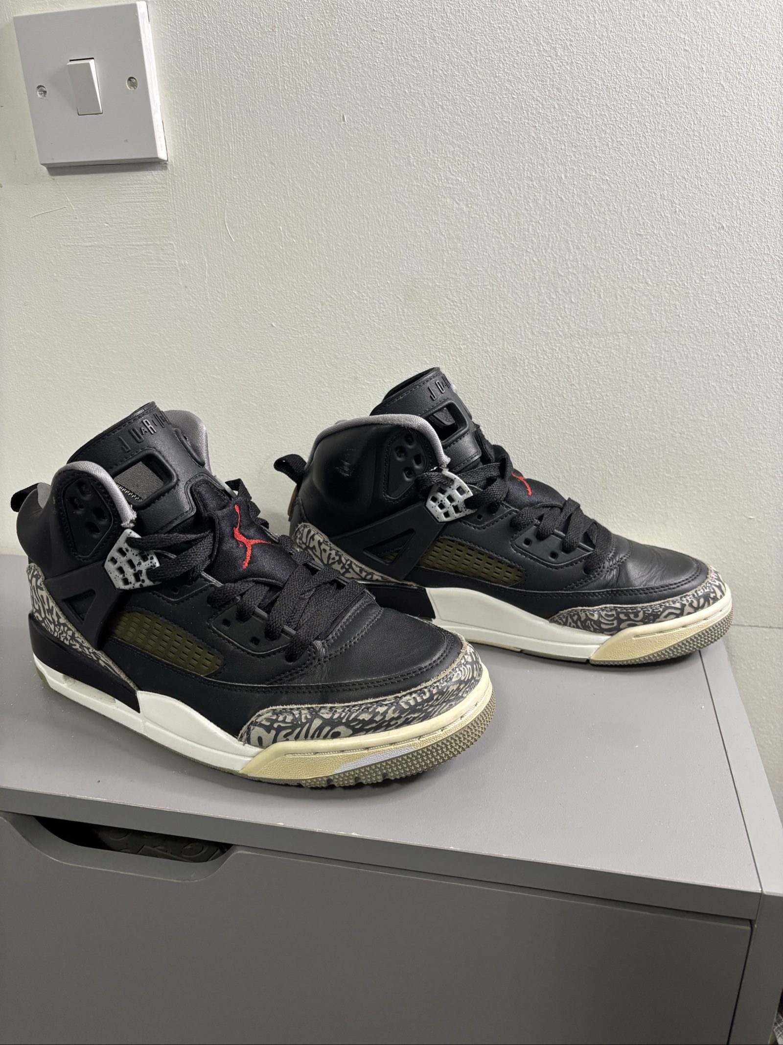 Jordan Black & Grey Air Jordan Spizike UK 6 Sneakers image 3