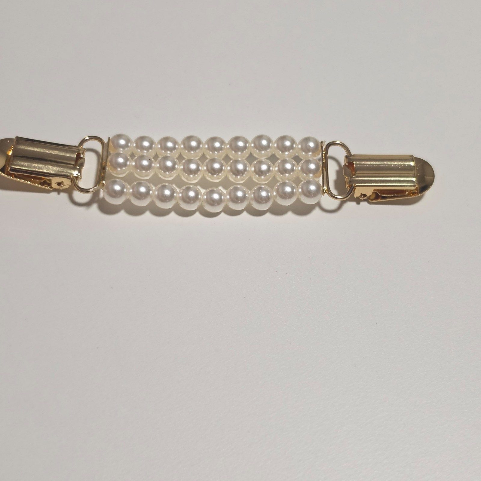 White Faux Pearl & Gold Tone Cardigan Clips.b7 image 3