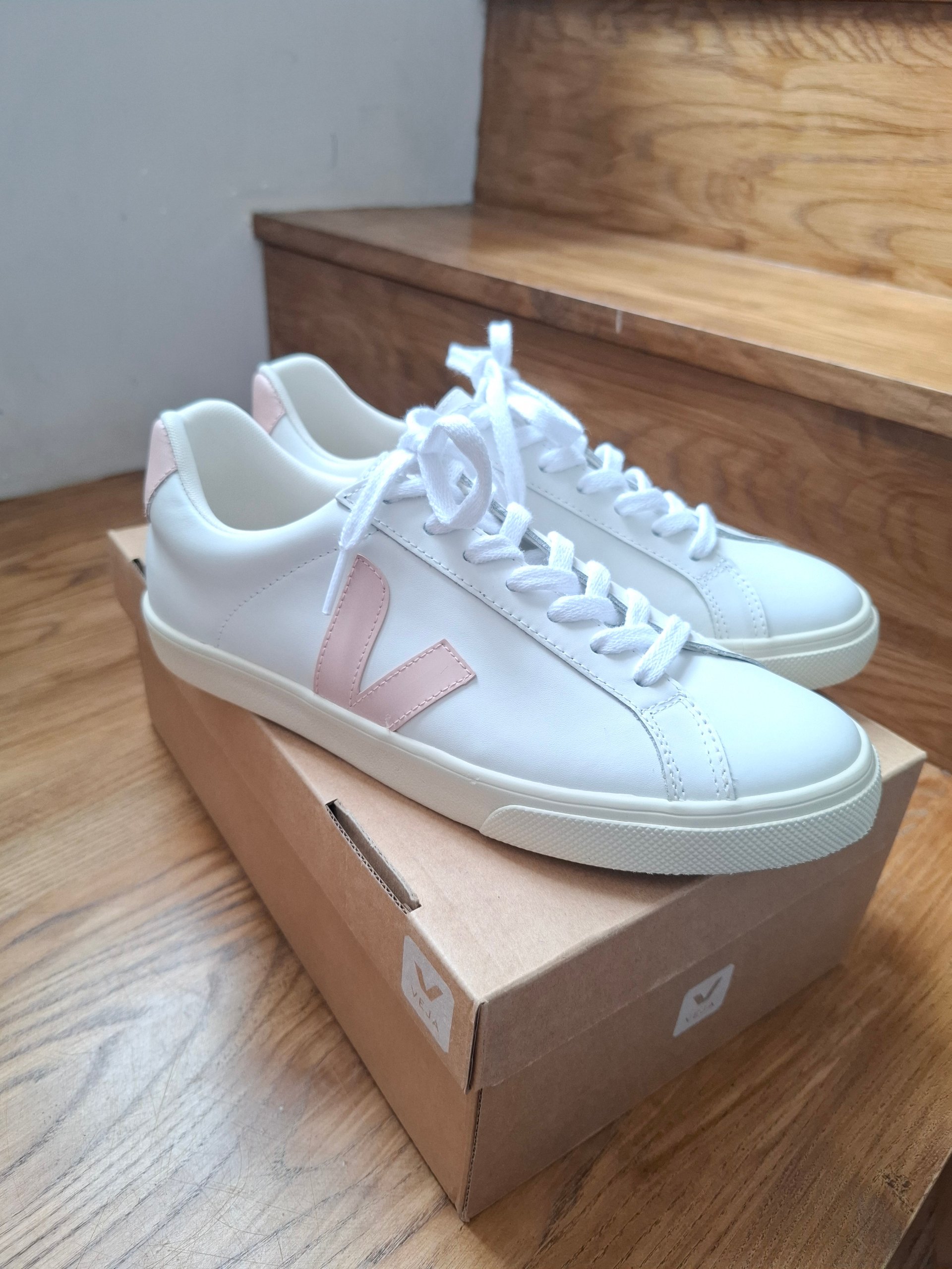 New Veja Esplar Logo Leather Sneakers Extra White/Petale Size EU 38 / US 7 image 8