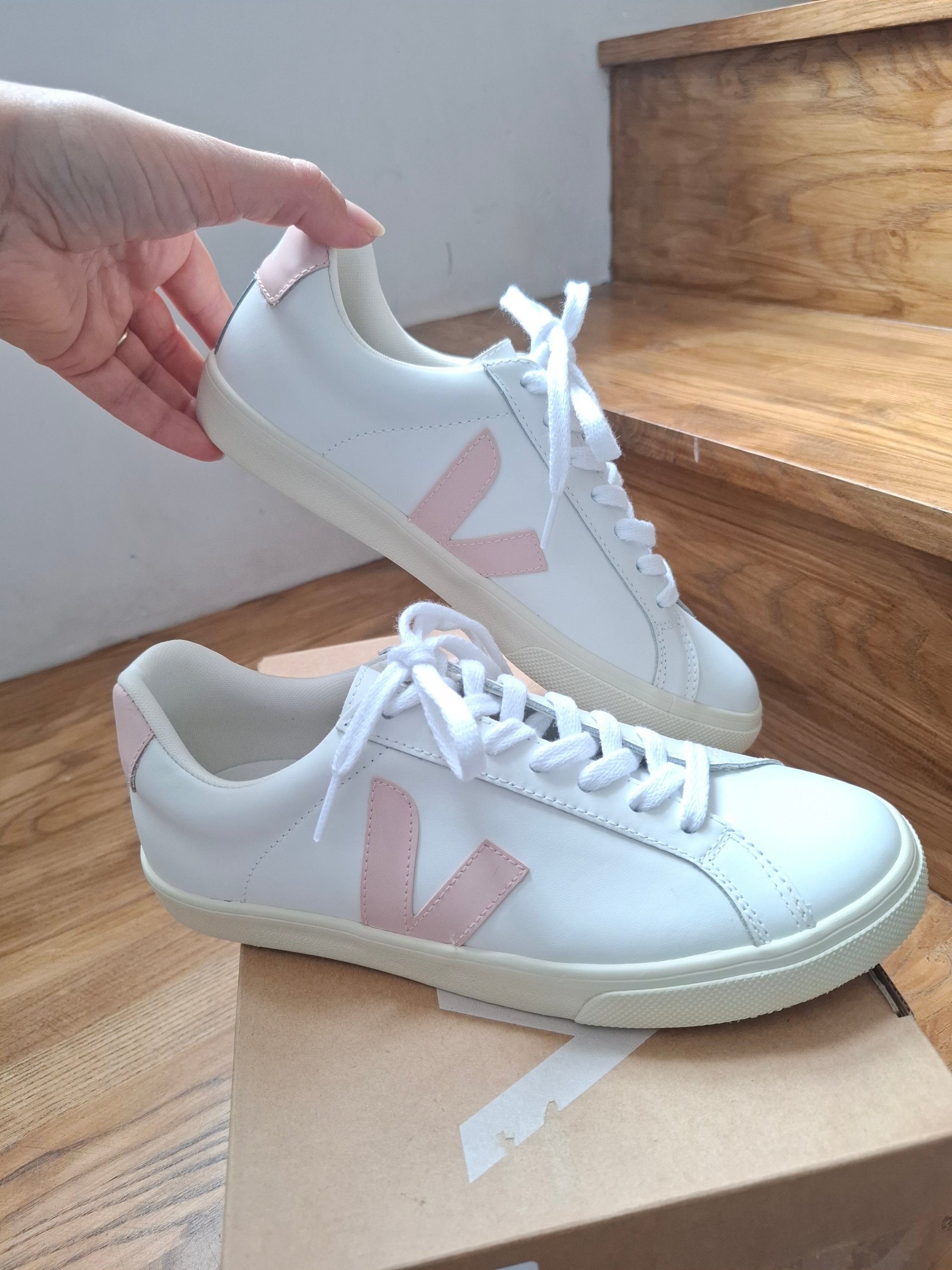 New Veja Esplar Logo Leather Sneakers Extra White/Petale Size EU 38 / US 7 image 6