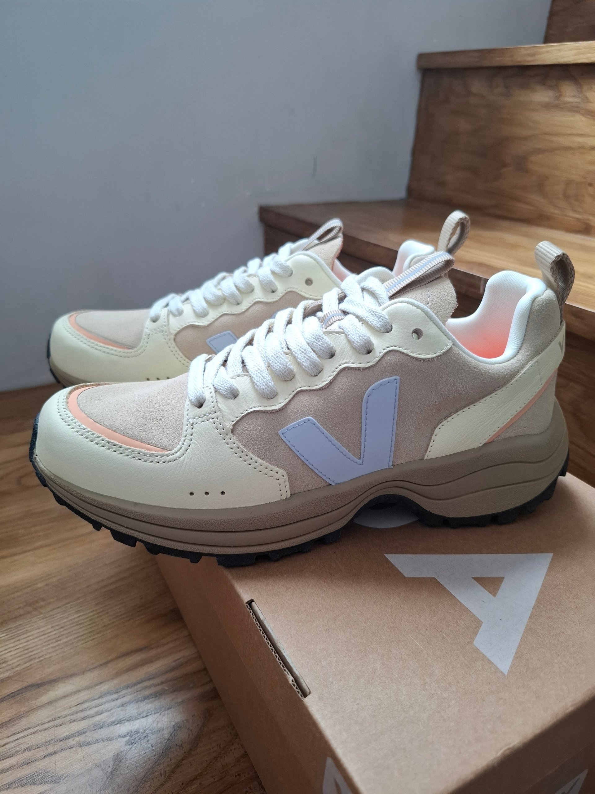 New Veja Venturi VC Suede Sneakers Almond/Swan Size EU 39 / US 8 image 9