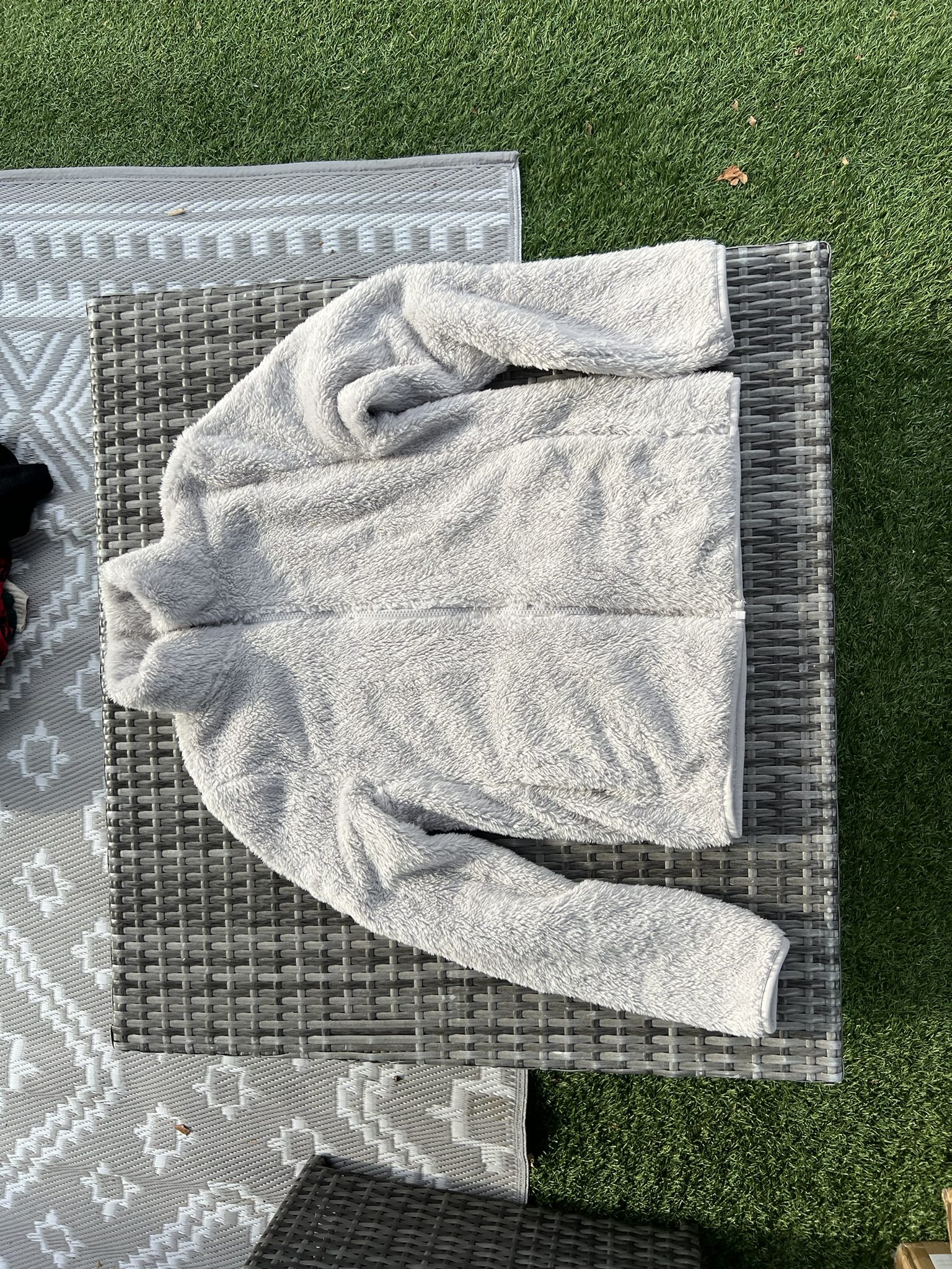 Uniqlo Women's Grey Faux Fur Fleece Jacket XS image 2