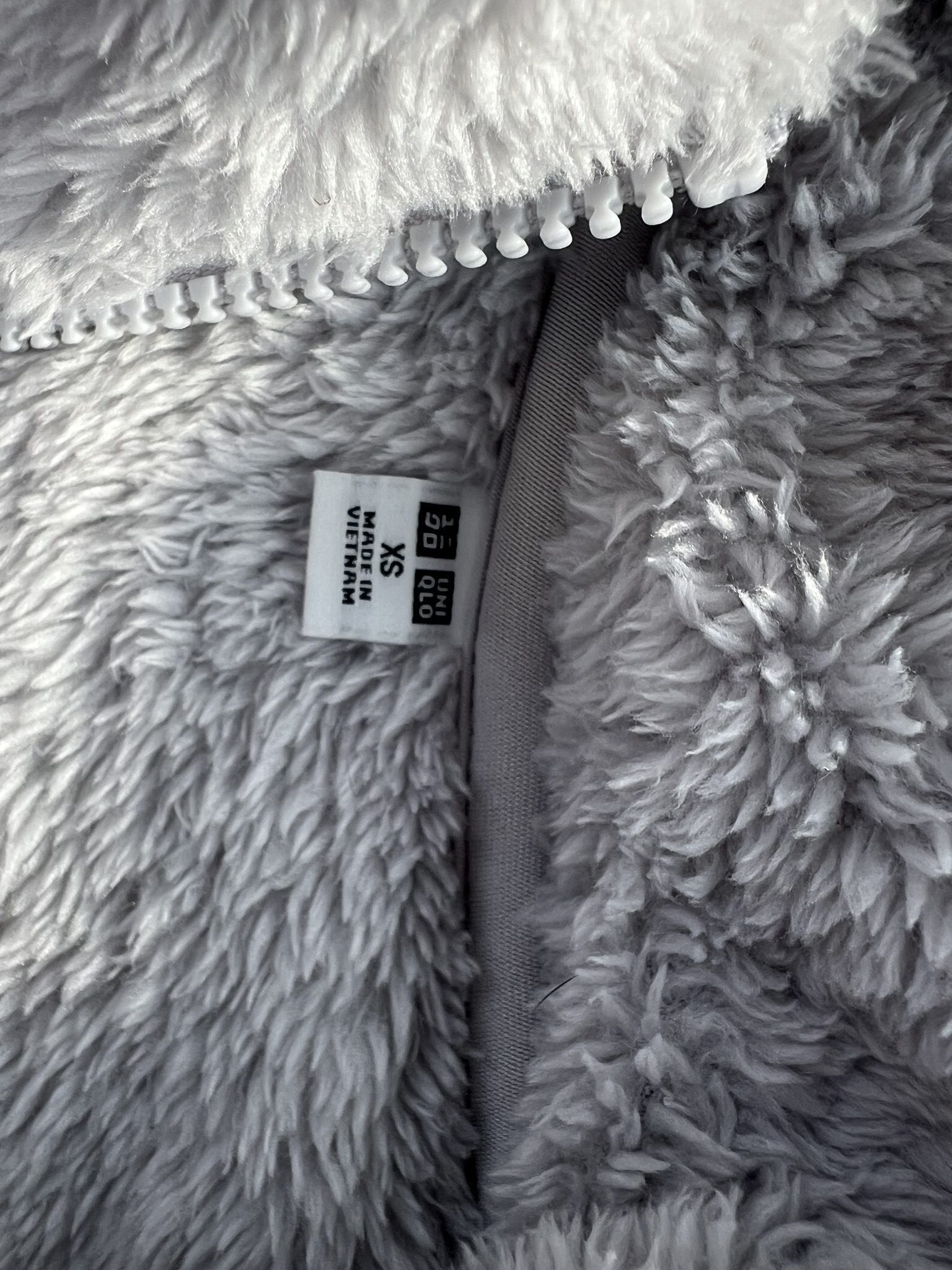 Uniqlo Women's Grey Faux Fur Fleece Jacket XS image 3