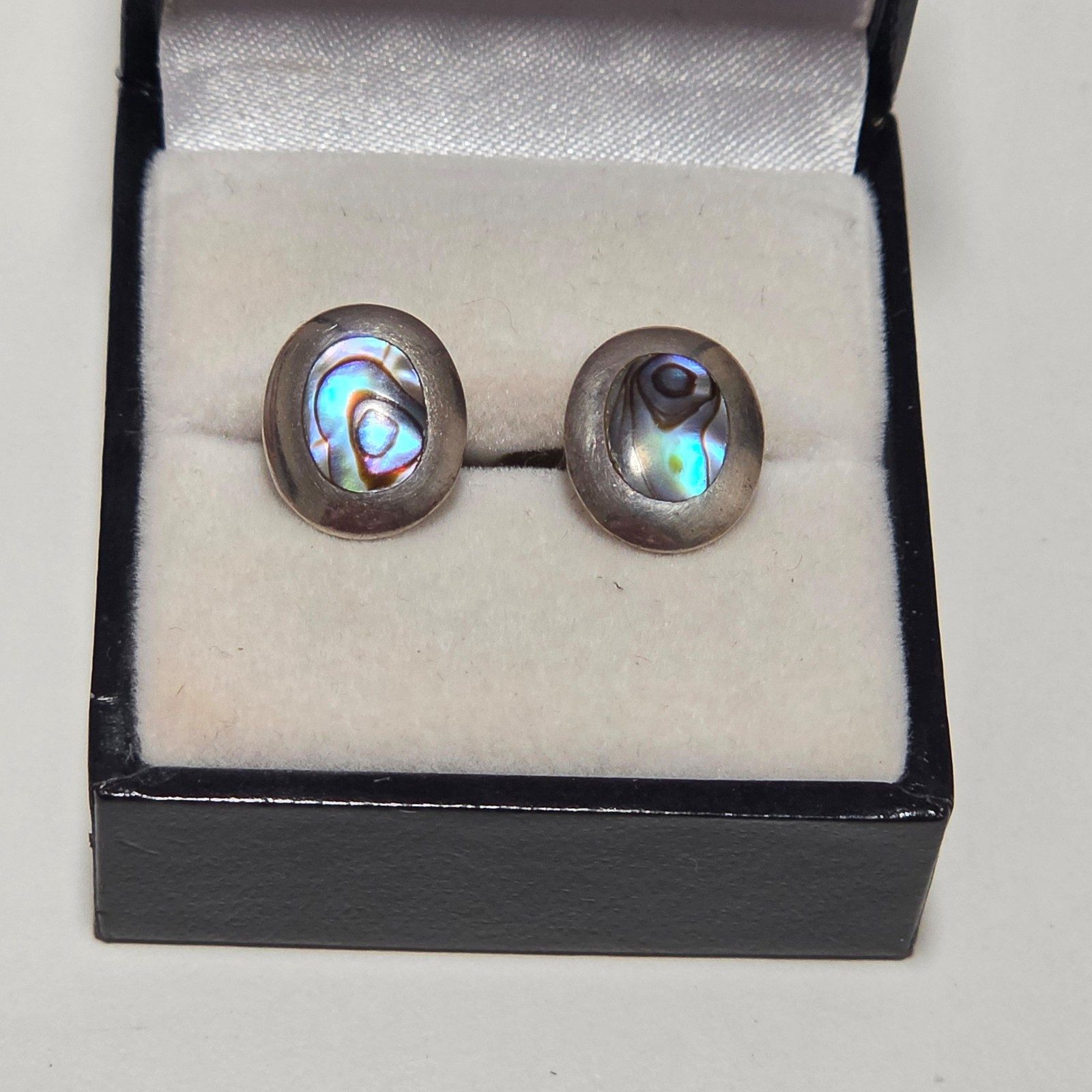 Abalone Shell & Silver Tone Vintage Stud Earrings.b6