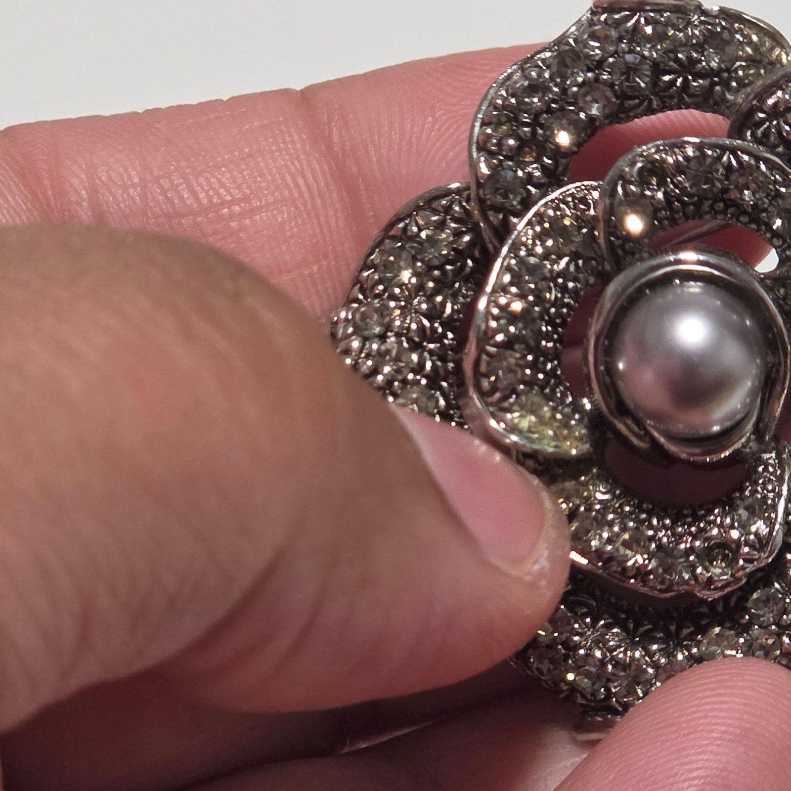 Silver-tone Flower Brooch with Faux Pearl.b6 image 5
