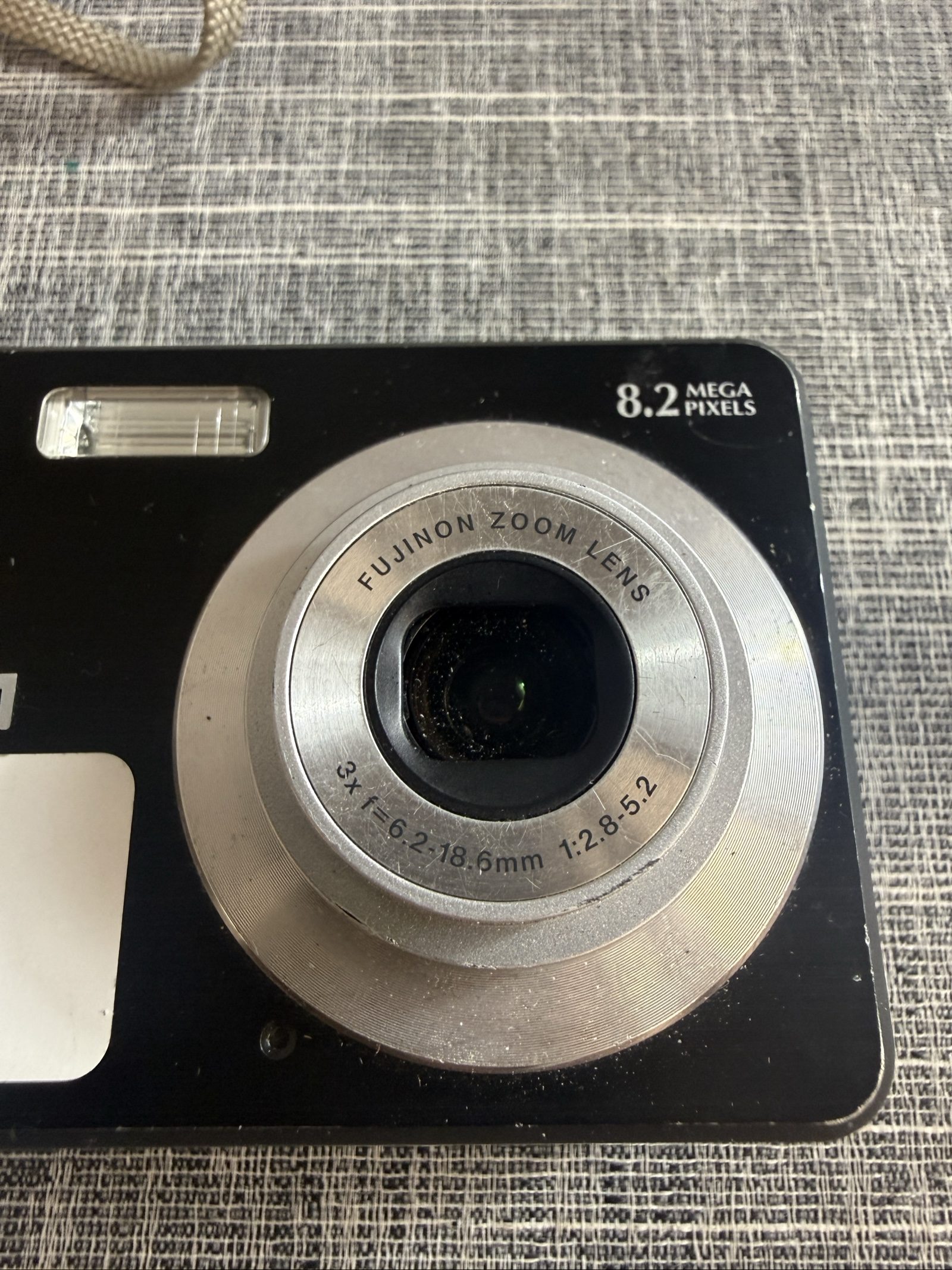 Fujifilm Finepix J10 Digital Camera 8.2 Mega Pixels Compact Point & Shoot Black image 5