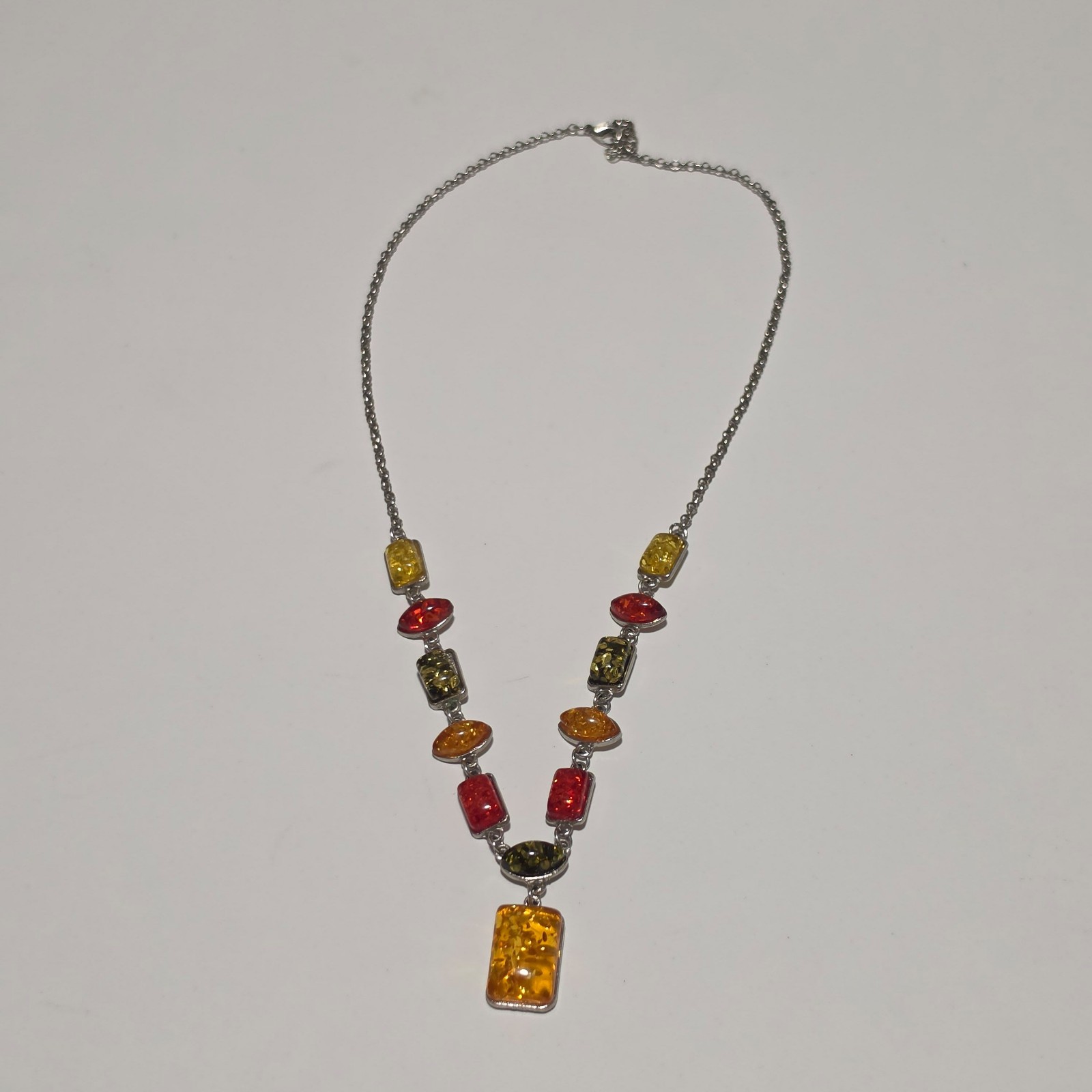 Multi Colour Silver Tone Necklace.b6 image 2