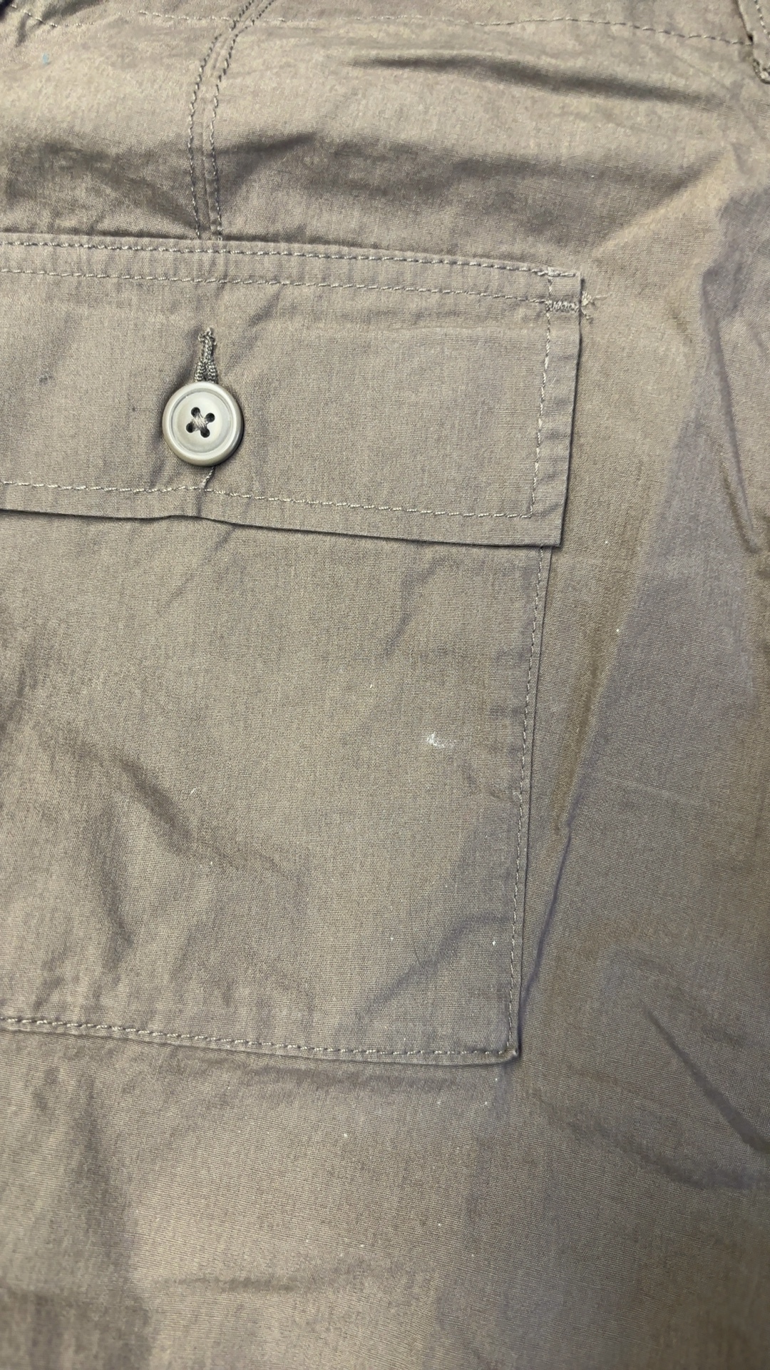 Marks & Spencer Men's Olive Green/Brown Cargo Shorts Large with Button Pockets image 2