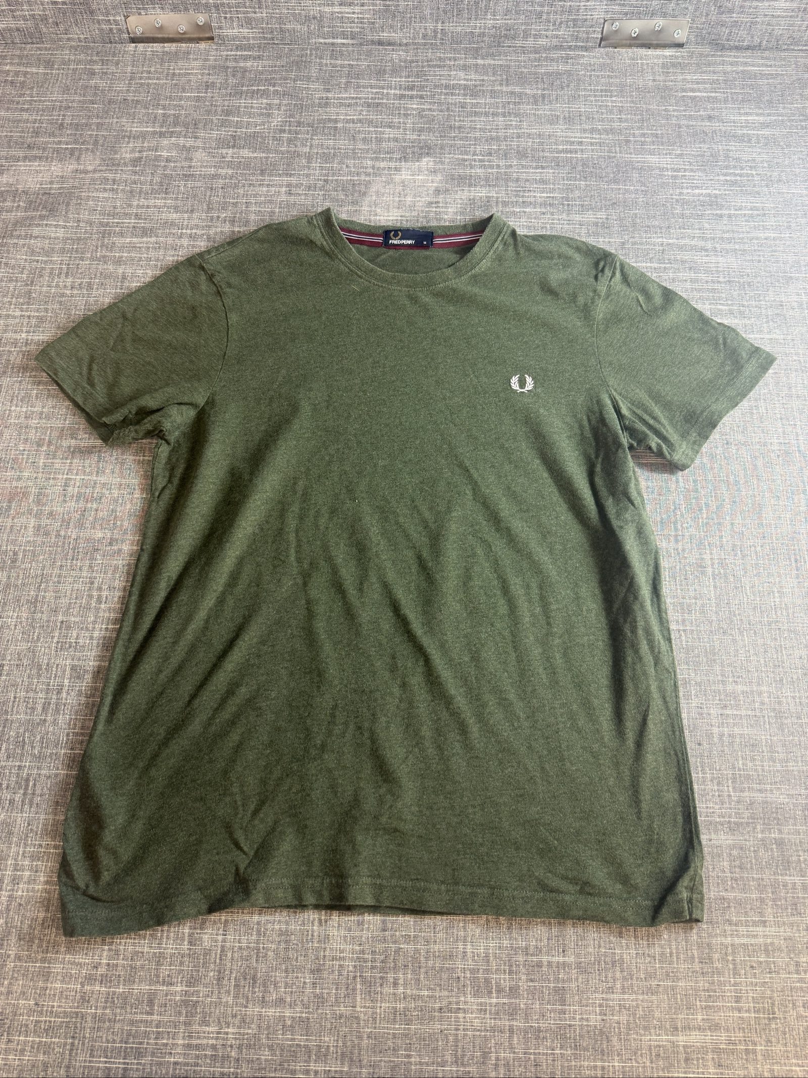 Fred Perry Men's Green T-Shirt Medium Classic Logo