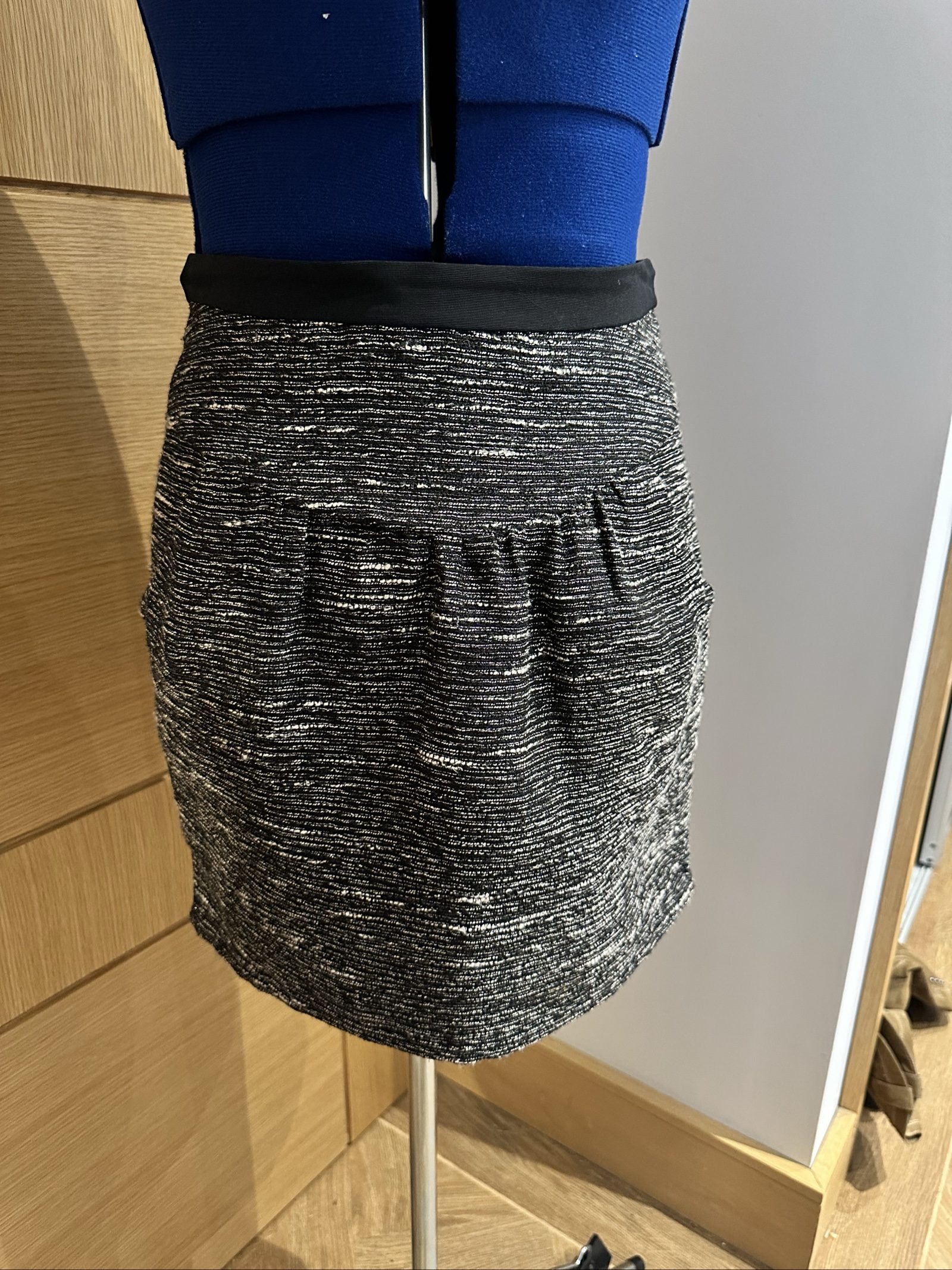 Kookai Women's Black & White Tweed Skirt 38 with Zip Detail