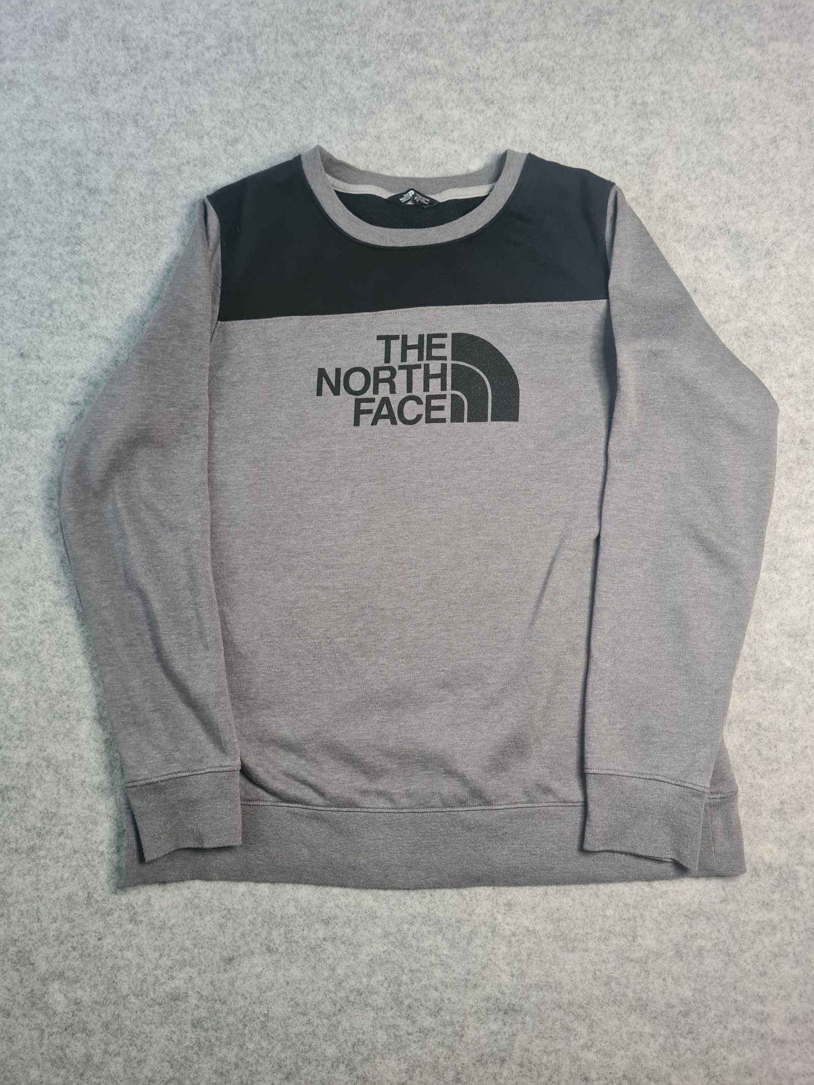 The North Face Women’s Grey Black Crew Neck Sweatshirt XL 1150