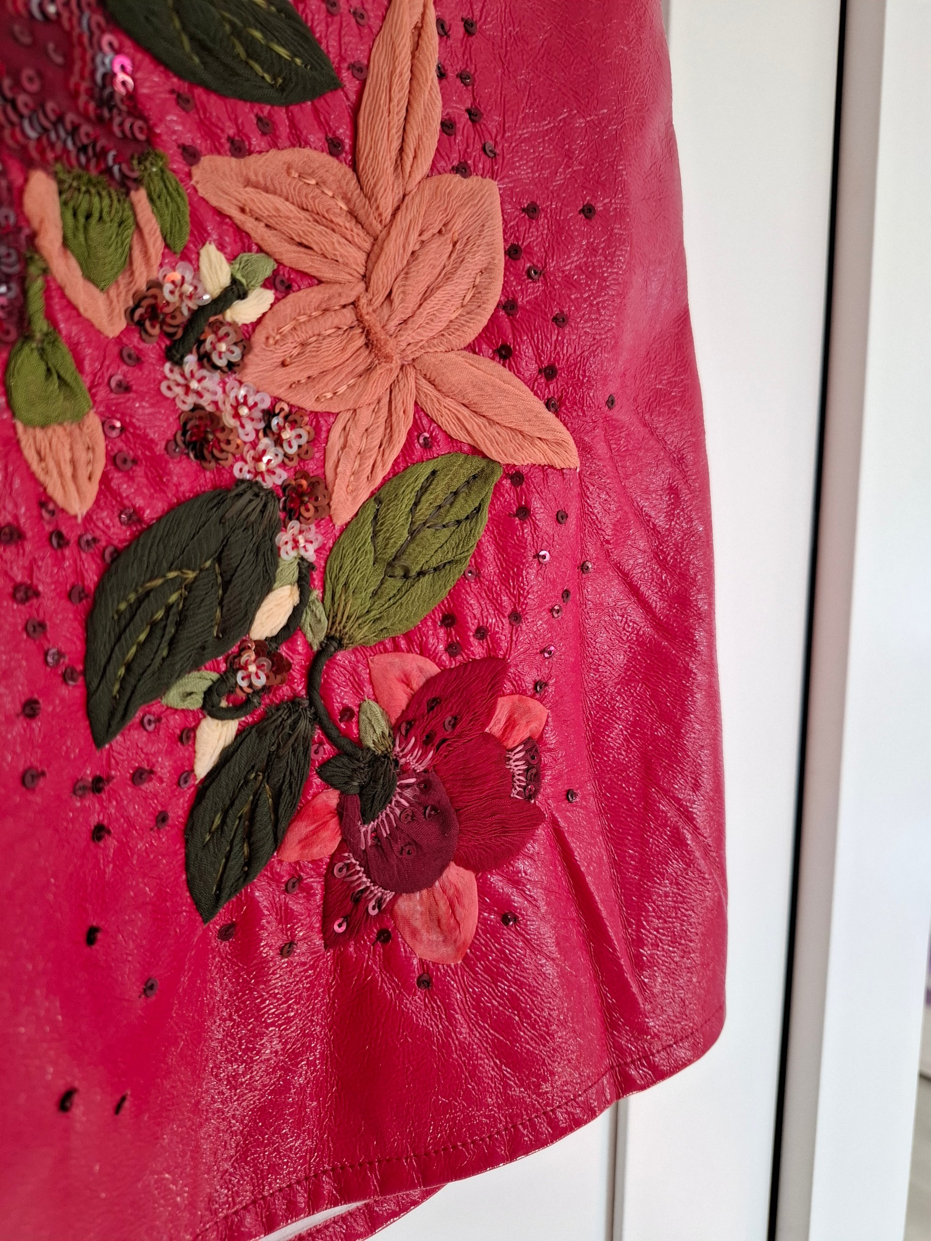 New Elisabetta Franchi Patent Faux Leather Floral Embroidered Mini Skirt Red Size S image 10