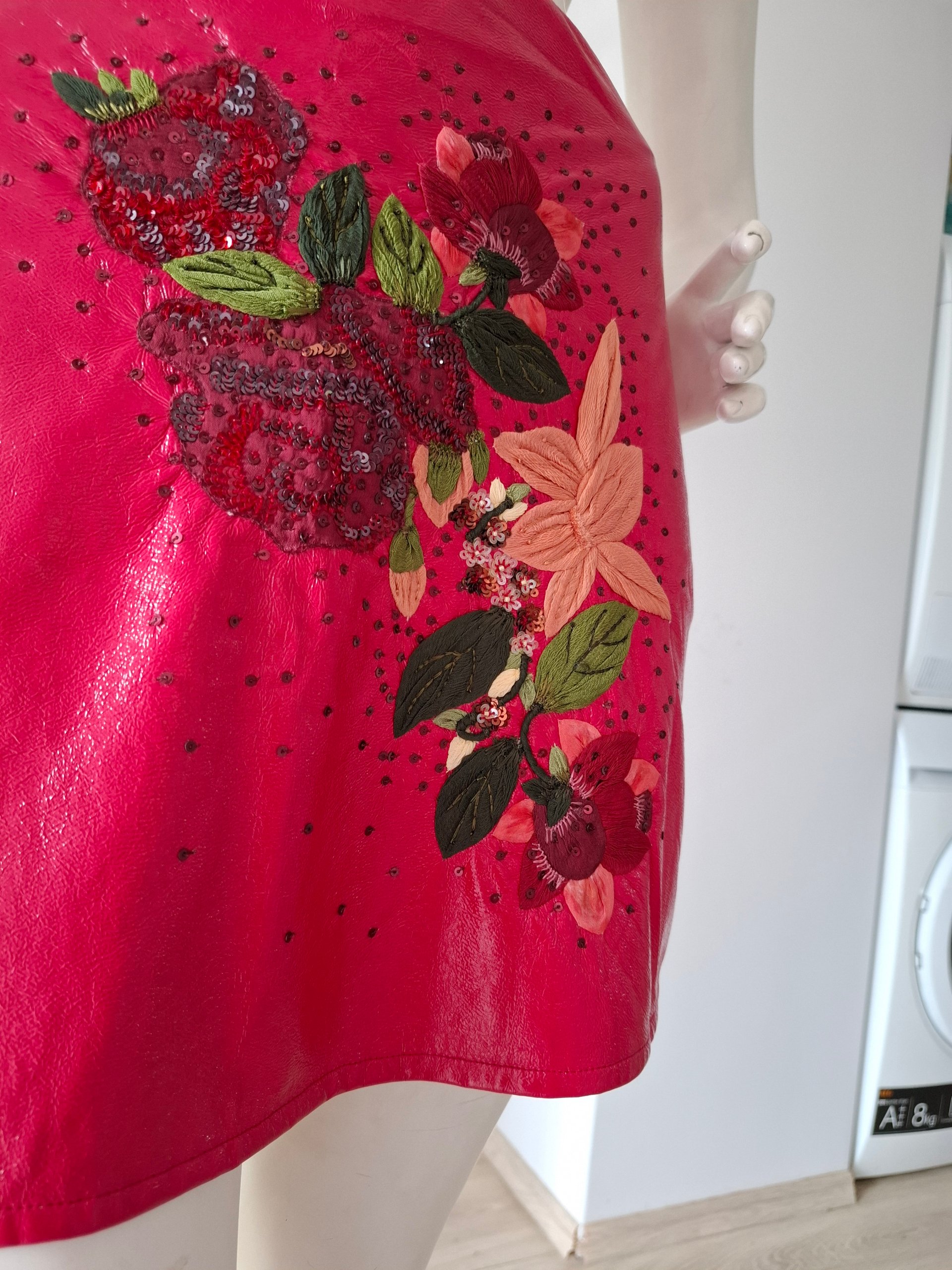New Elisabetta Franchi Patent Faux Leather Floral Embroidered Mini Skirt Red Size S image 9
