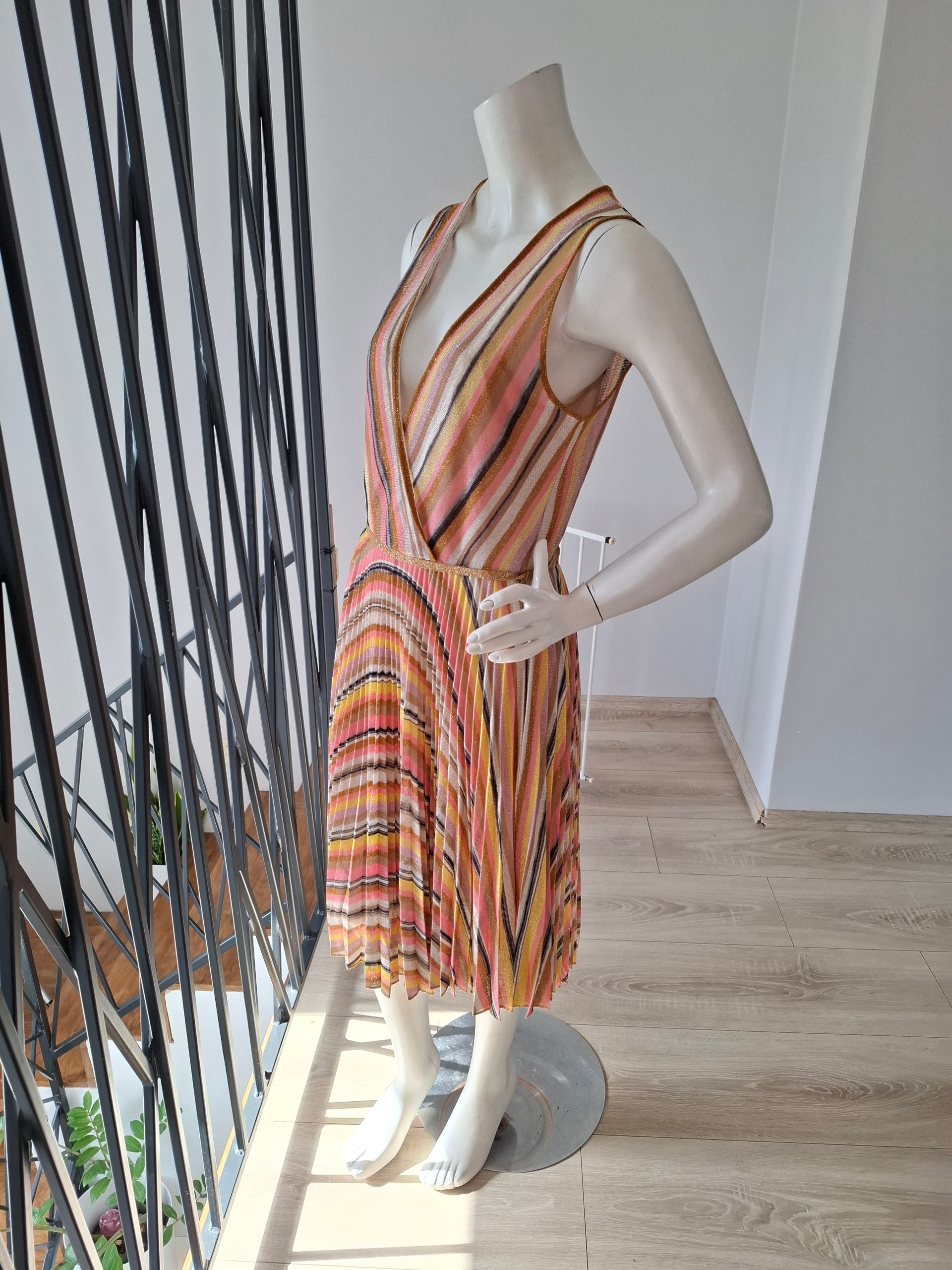 New JUCCA Striped Pleated Midi Dress Pink Gold Size M image 6