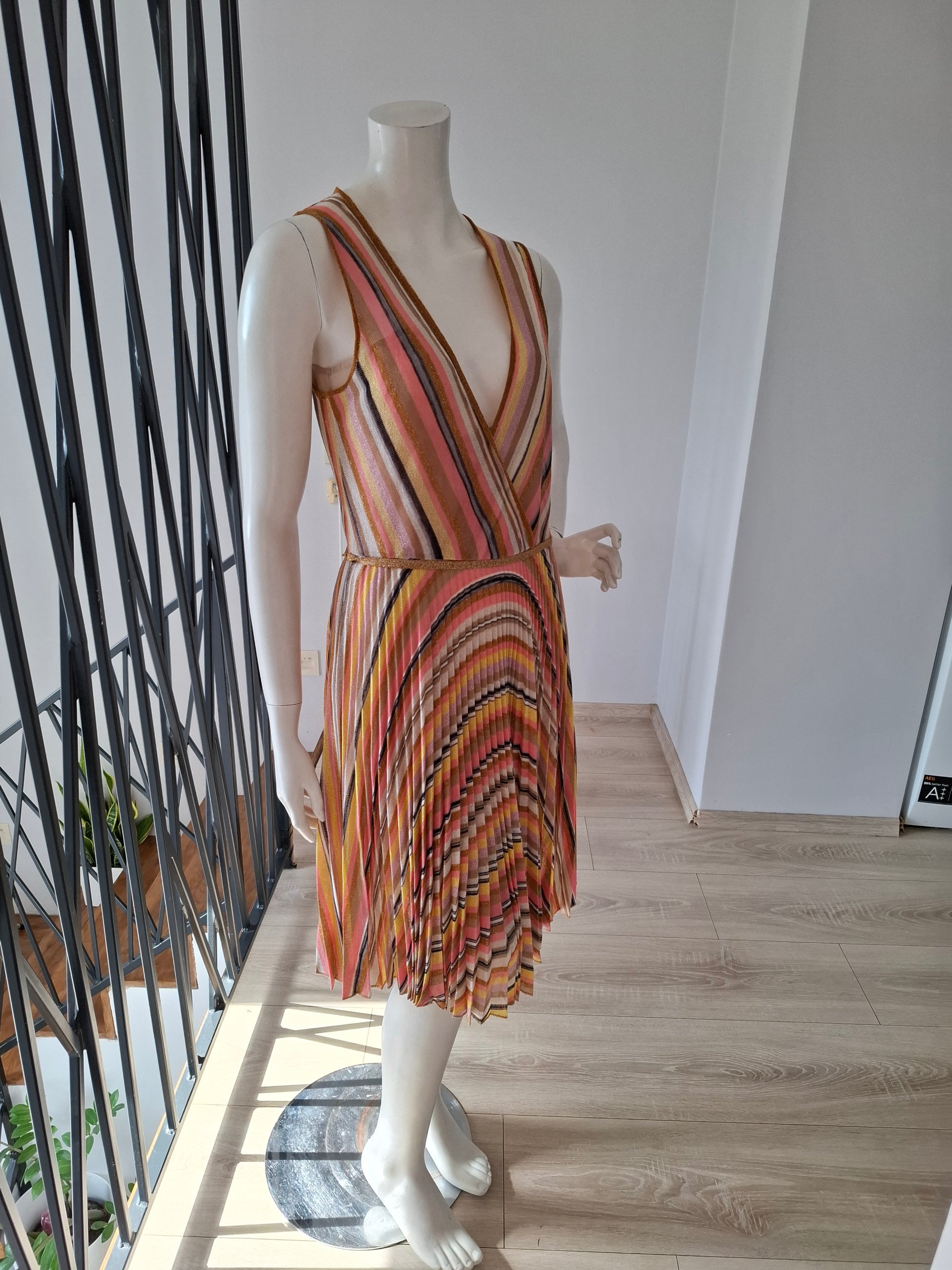 New JUCCA Striped Pleated Midi Dress Pink Gold Size M image 7