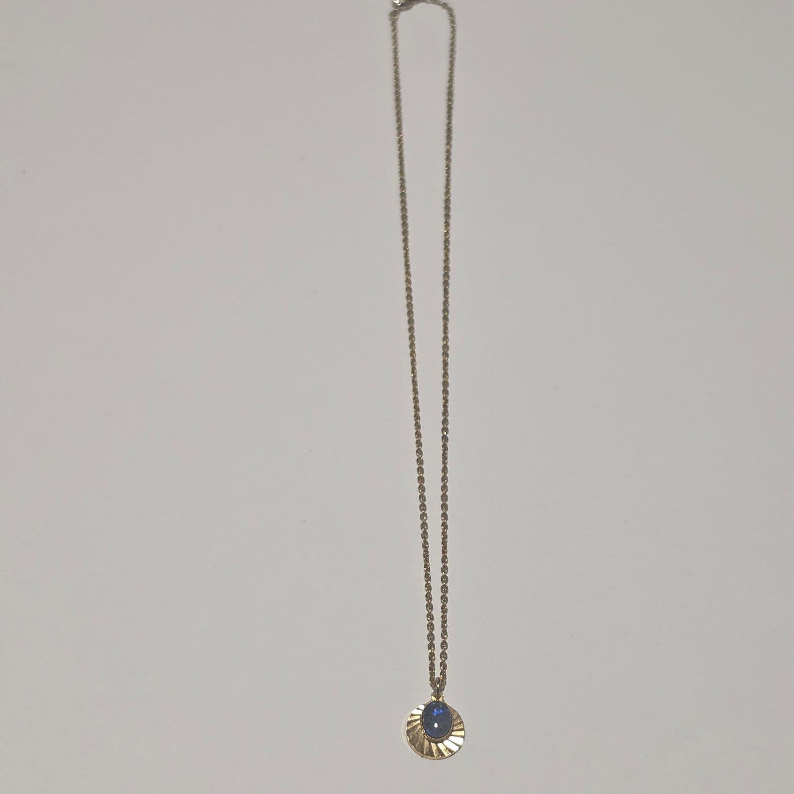 Costume Gold Tone Blue Opal Pendant Necklace.b7
