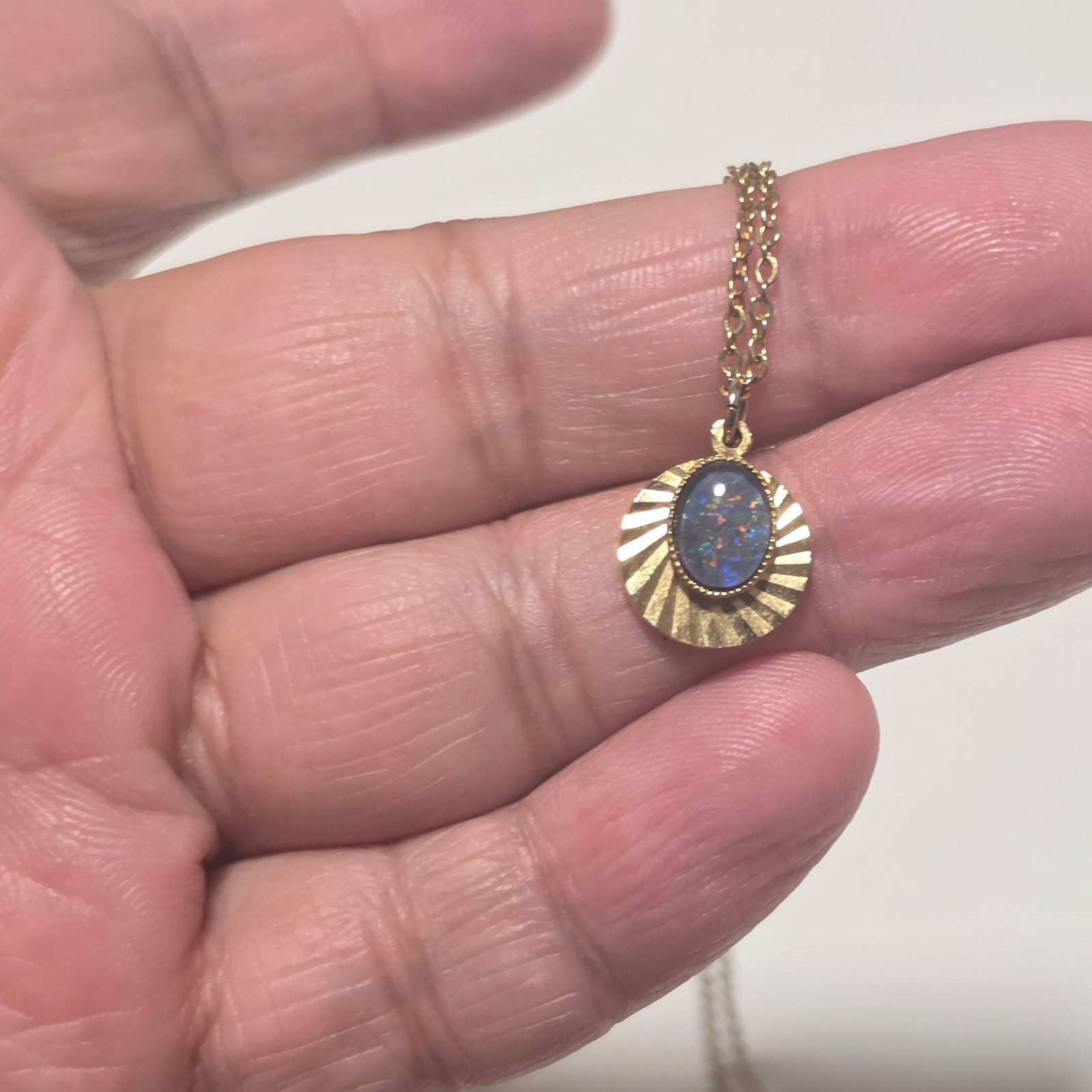 Costume Gold Tone Blue Opal Pendant Necklace.b7 image 4