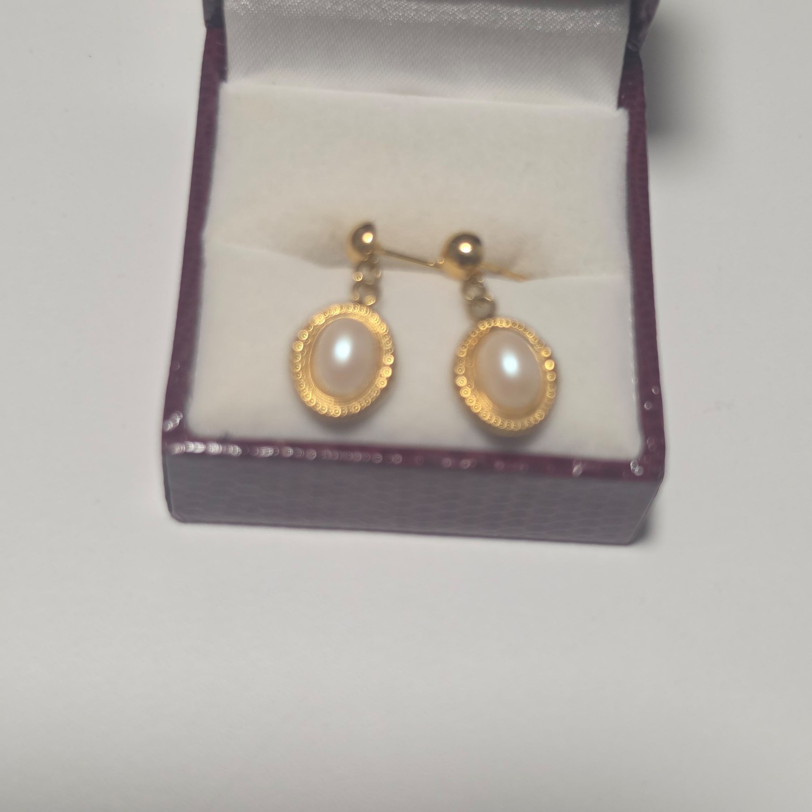 Costumw Gold Tone & Pearl Oval Drop Earrings.b7 image 2