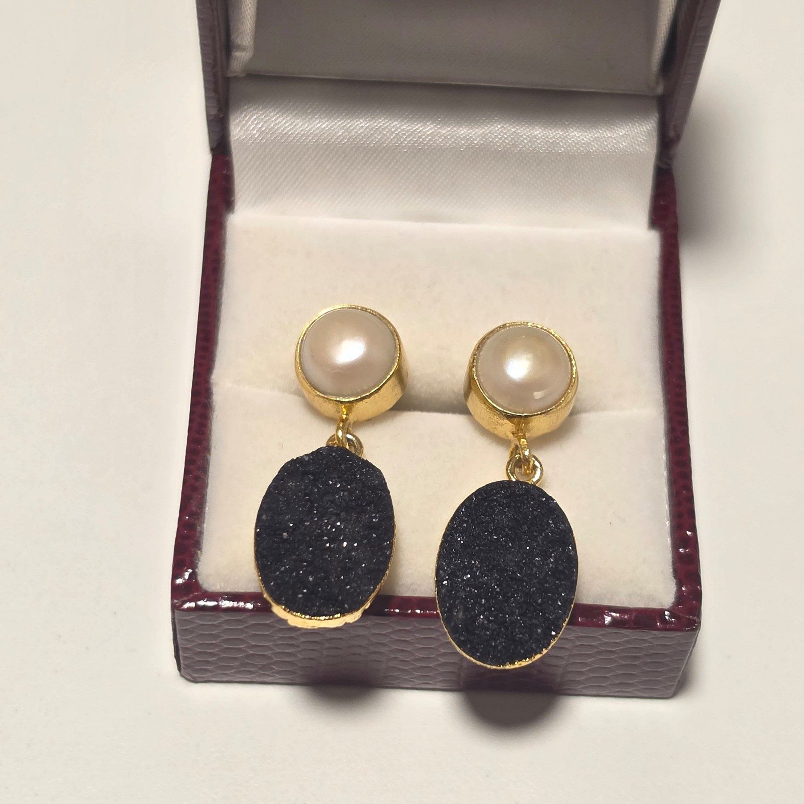Pearl & Black Textured Drop Earrings Gold Tone 5 cm
