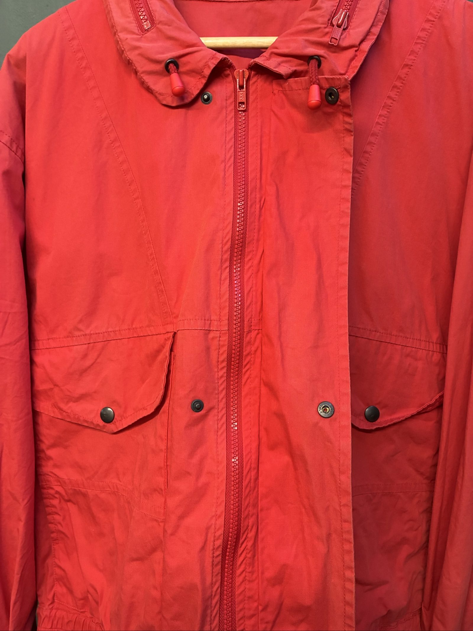 Marlboro vintage Red Cotton Jacket large 80s with Hood and Snap Pockets image 5