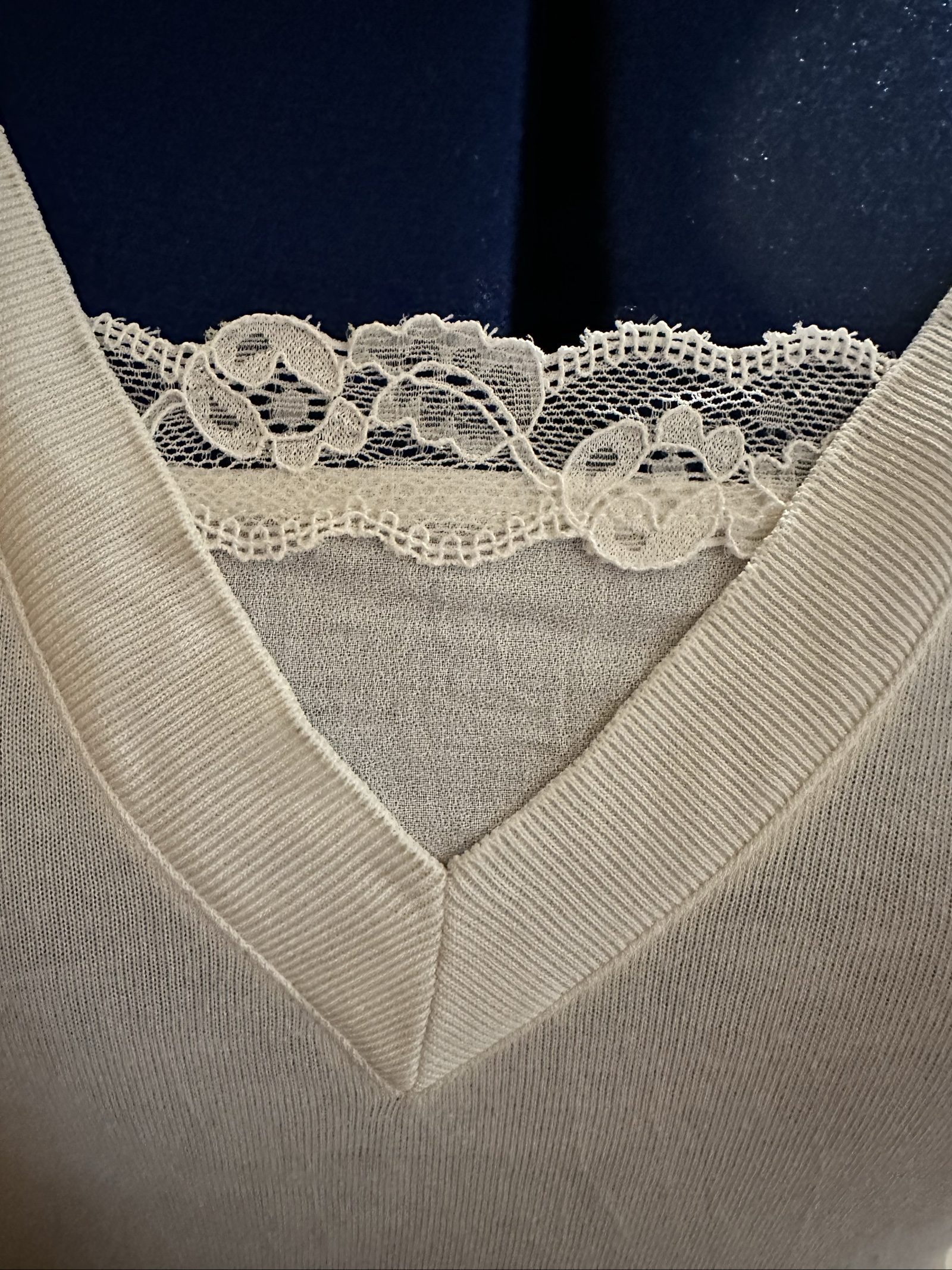 Massimo Dutti Ivory White V-Neck Lace Trim Women's Long Sleeve Top XSmall image 3